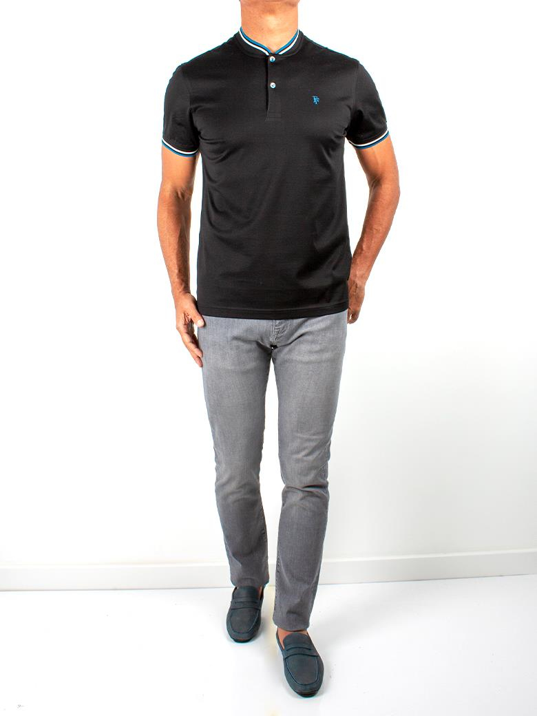 Regular Fit Yaka Detaylı Merserize %100 Pamuk Siyah V Yaka Düğmeli Tişört