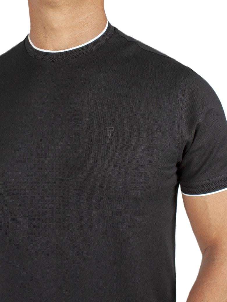 Regular Fit Yaka Detaylı Merserize %100 Pamuk Siyah Bisiklet Yaka Tişört