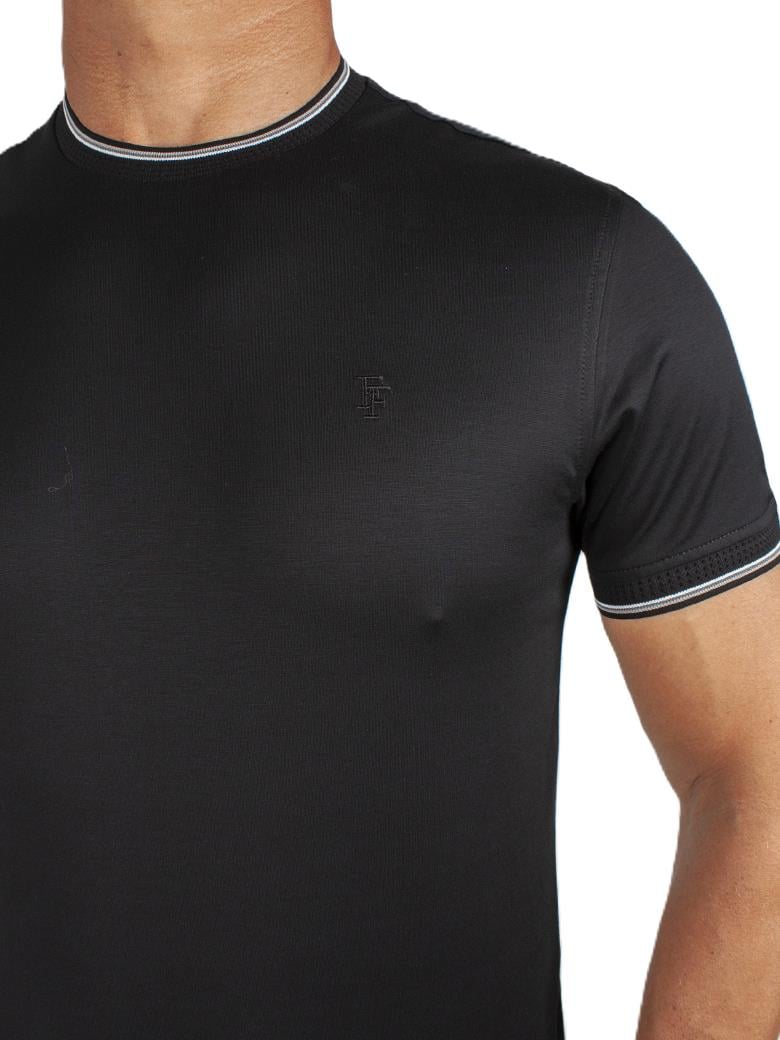 Regular Fit Yaka Detaylı Merserize %100 Pamuk Siyah Bisiklet Yaka Tişört