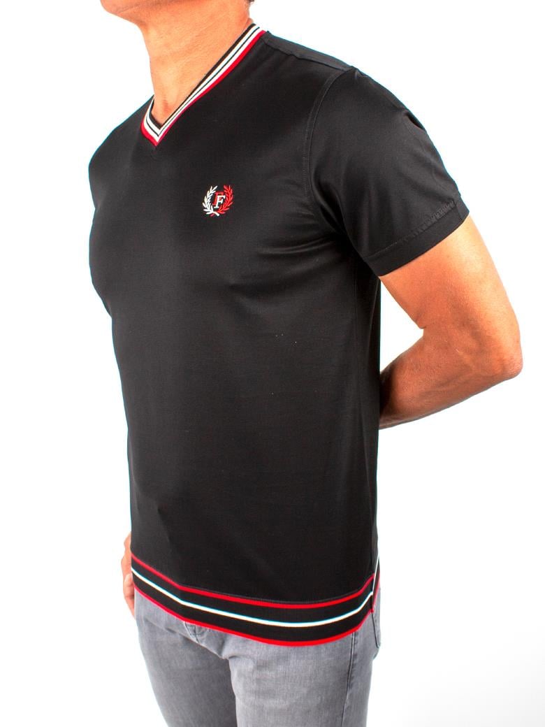 Regular Fit Yaka Detaylı Merserize %100 Pamuk Siyah V Yaka Tişört