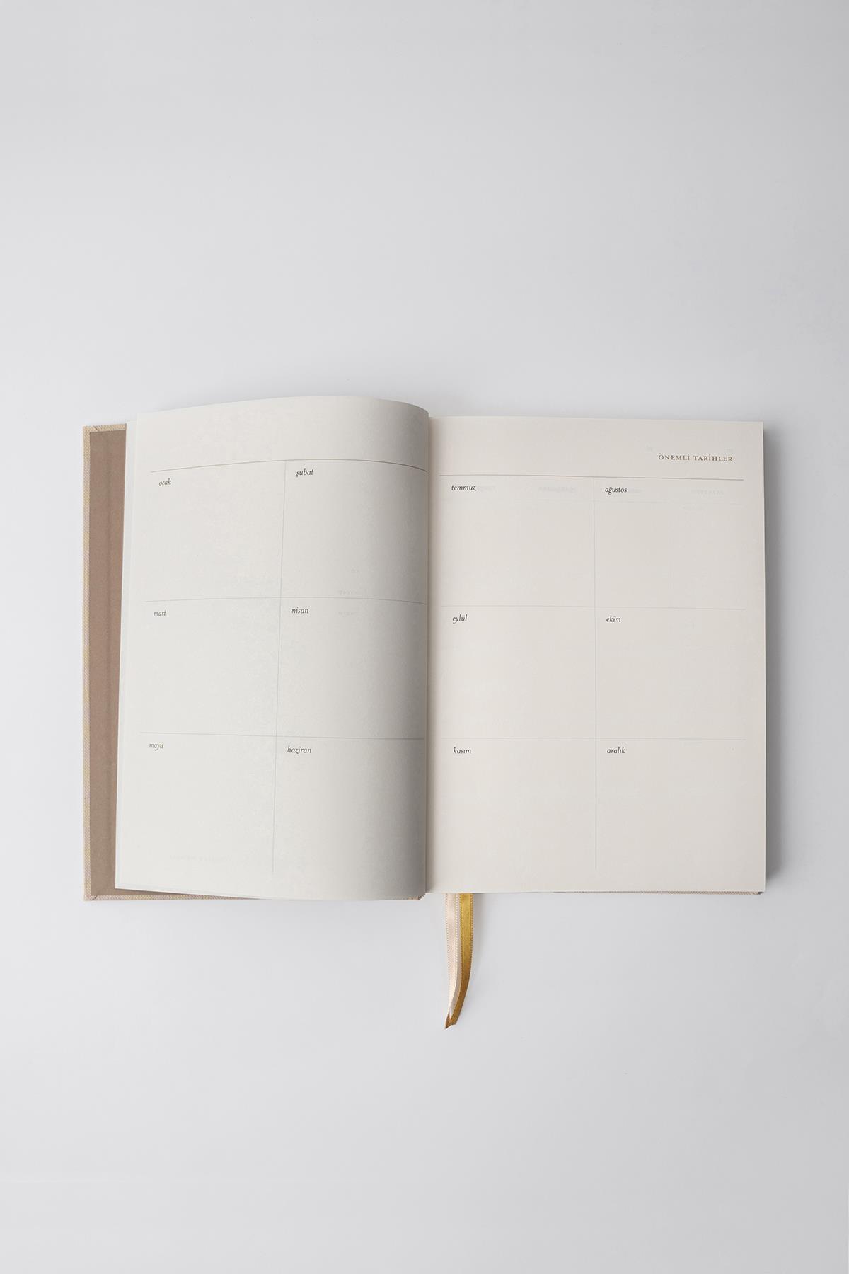 Lugat365 x Karatis 16*22 144 Yaprak Süresiz Ajanda