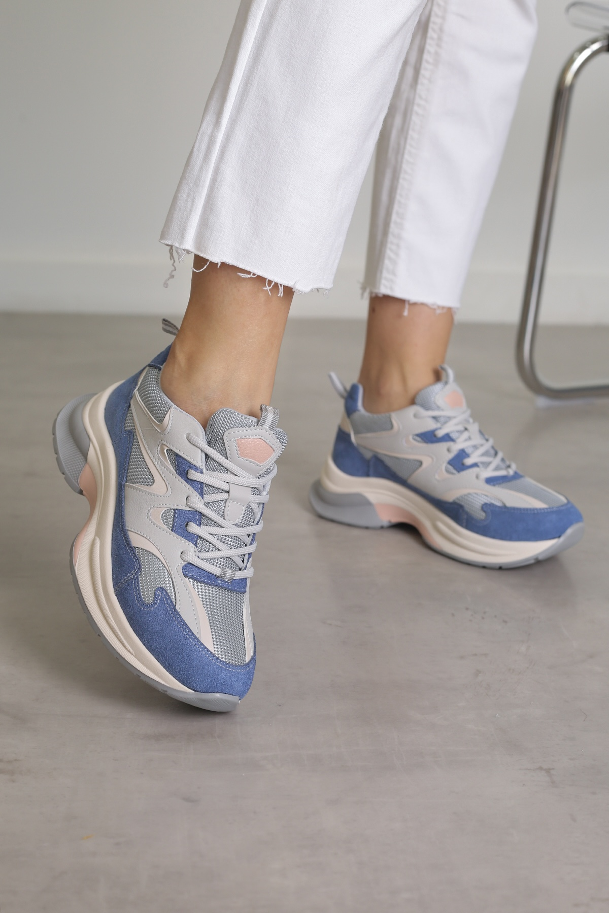 30163 MODEL 5 CM TABANLI YENİ SEZON SPOR AYAKKABI MAVI.GRI