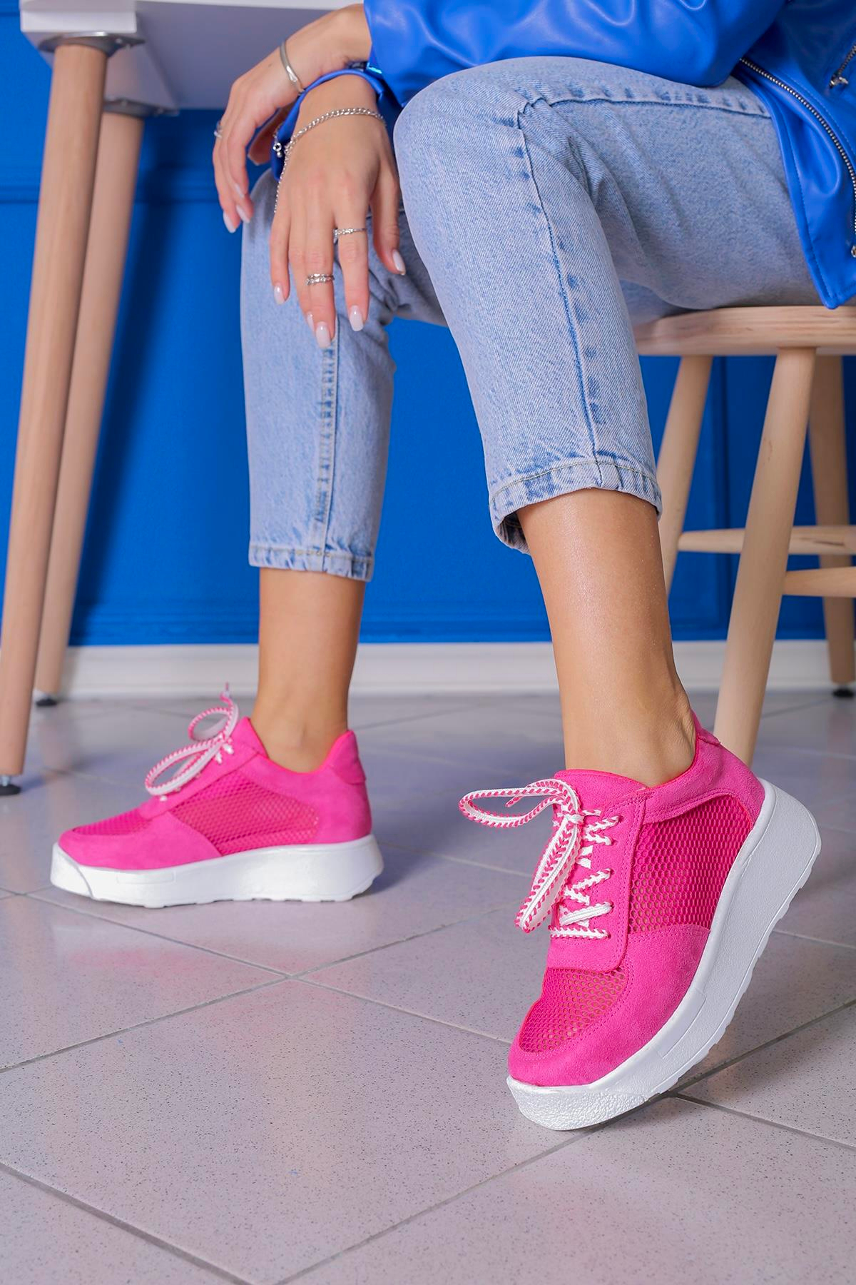 ALANLA MODEL 4 CM TABANLI FİLE DETAYLI SNEKARS SPOR AYAKKABI FUSYA