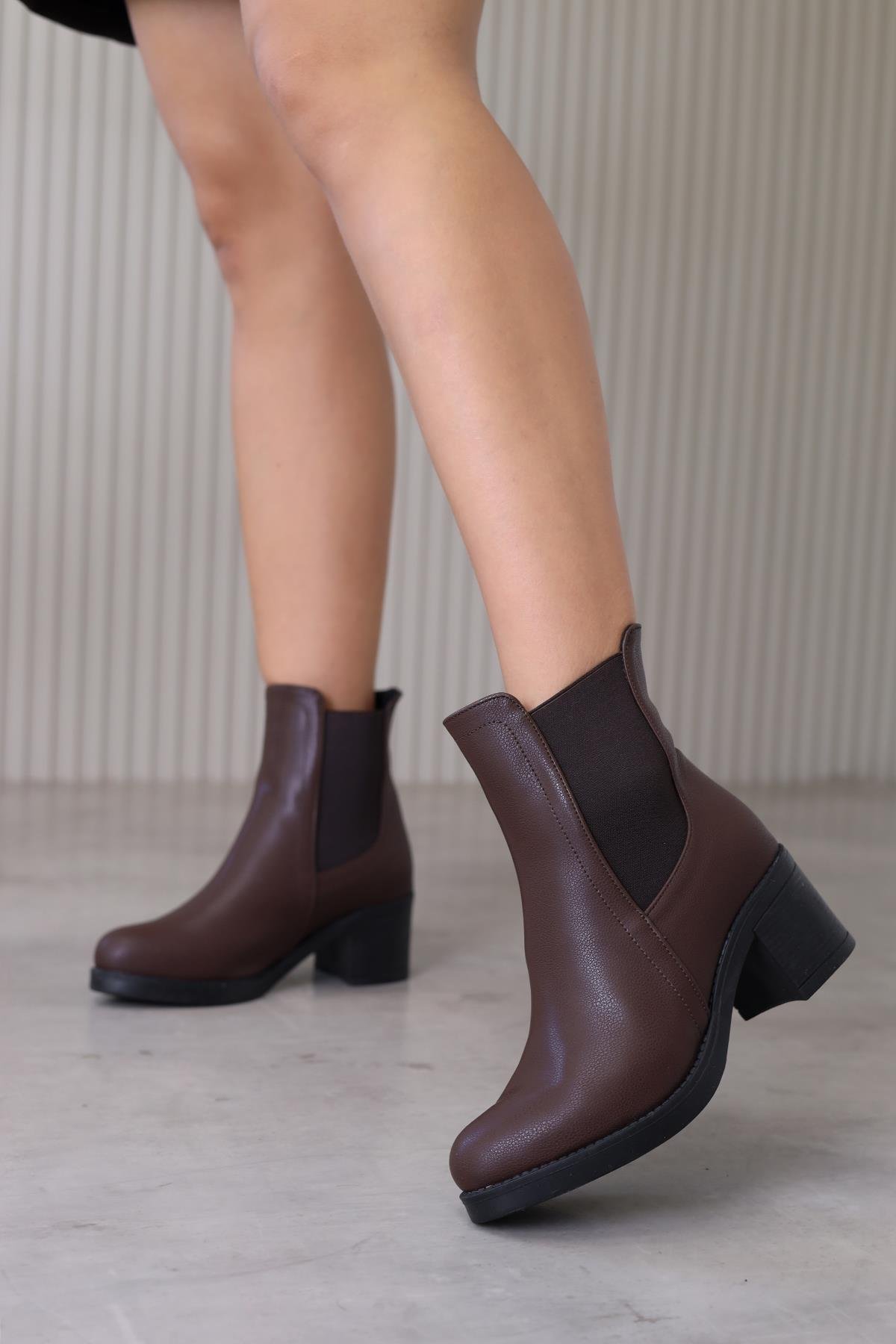 ALİN MODEL 5 CM TOPUKLU LASTİKLİ TOPUKLU BOT KISA KAHVE