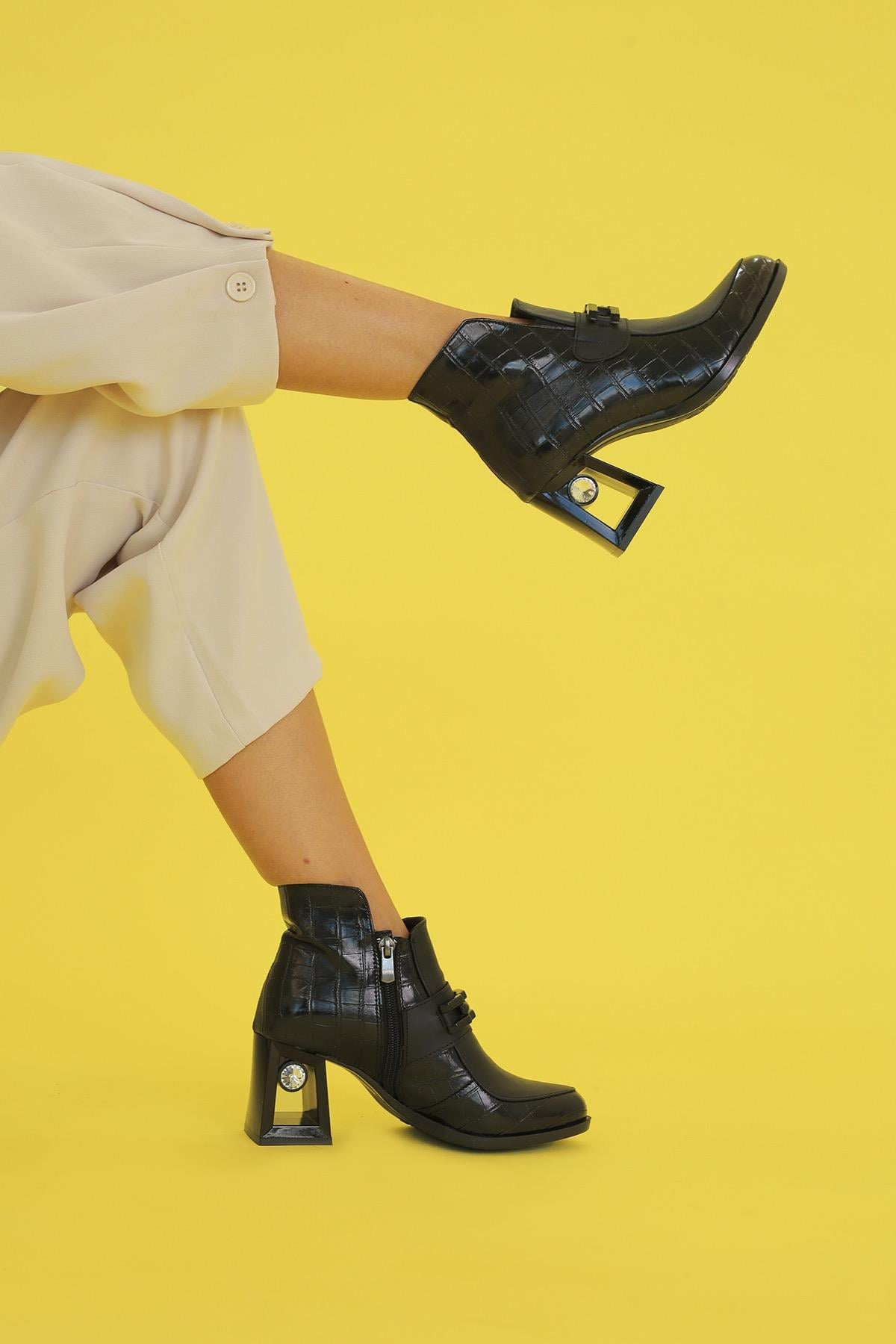 BORGA MODEL 5 CM TOPUKLU AKSESUAR DETAYLI BOT SIY.KROKİ