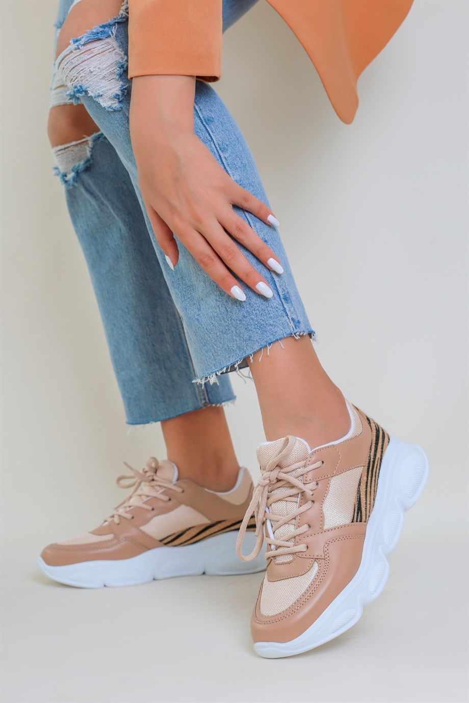Cassy Model 5 Cm Tabanli Yeni Sezon Sneakers Spor Ayakkabi Nut