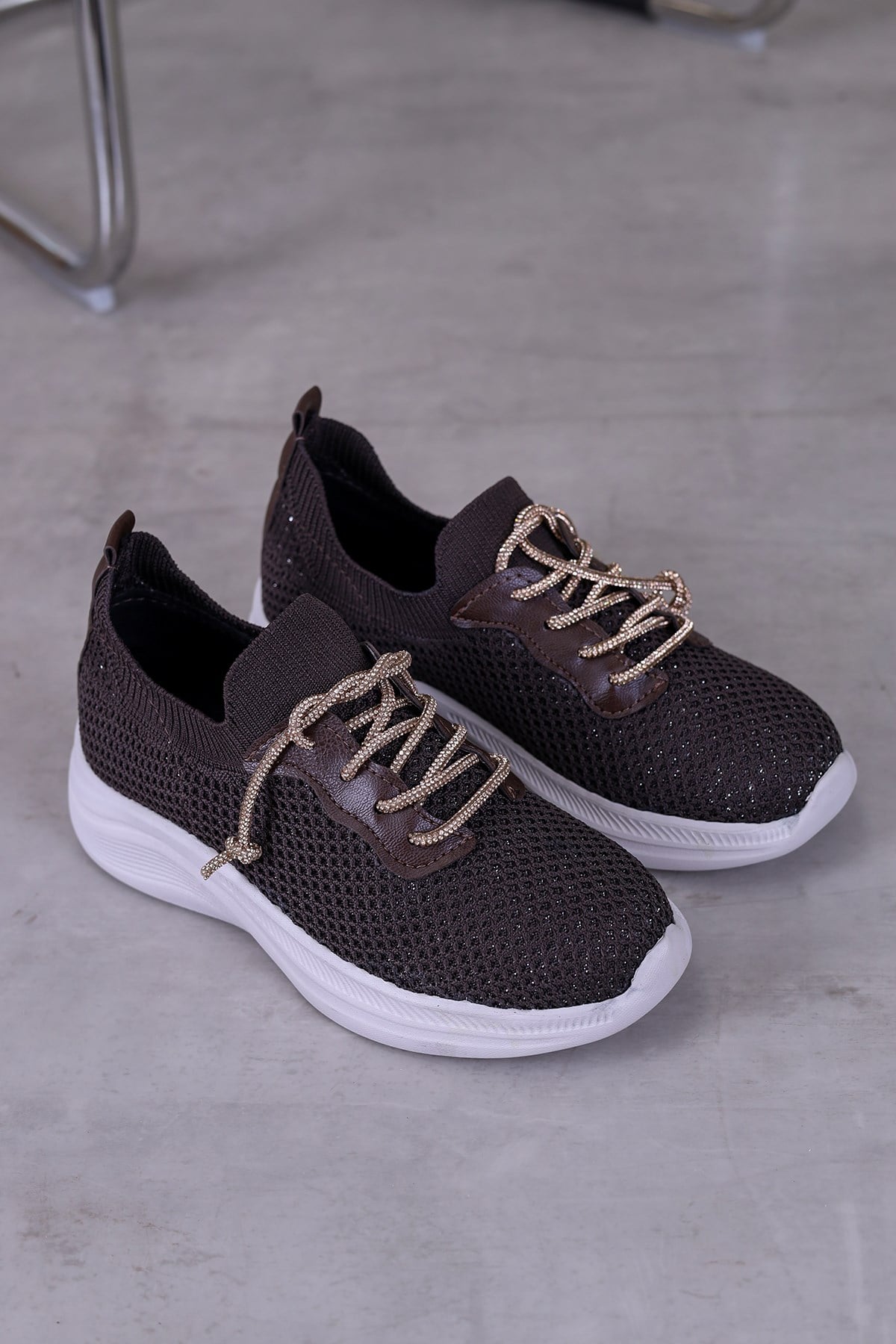 dv73 model taş detaylı 4 cm tabanlı spor ayakkabı KAHVE