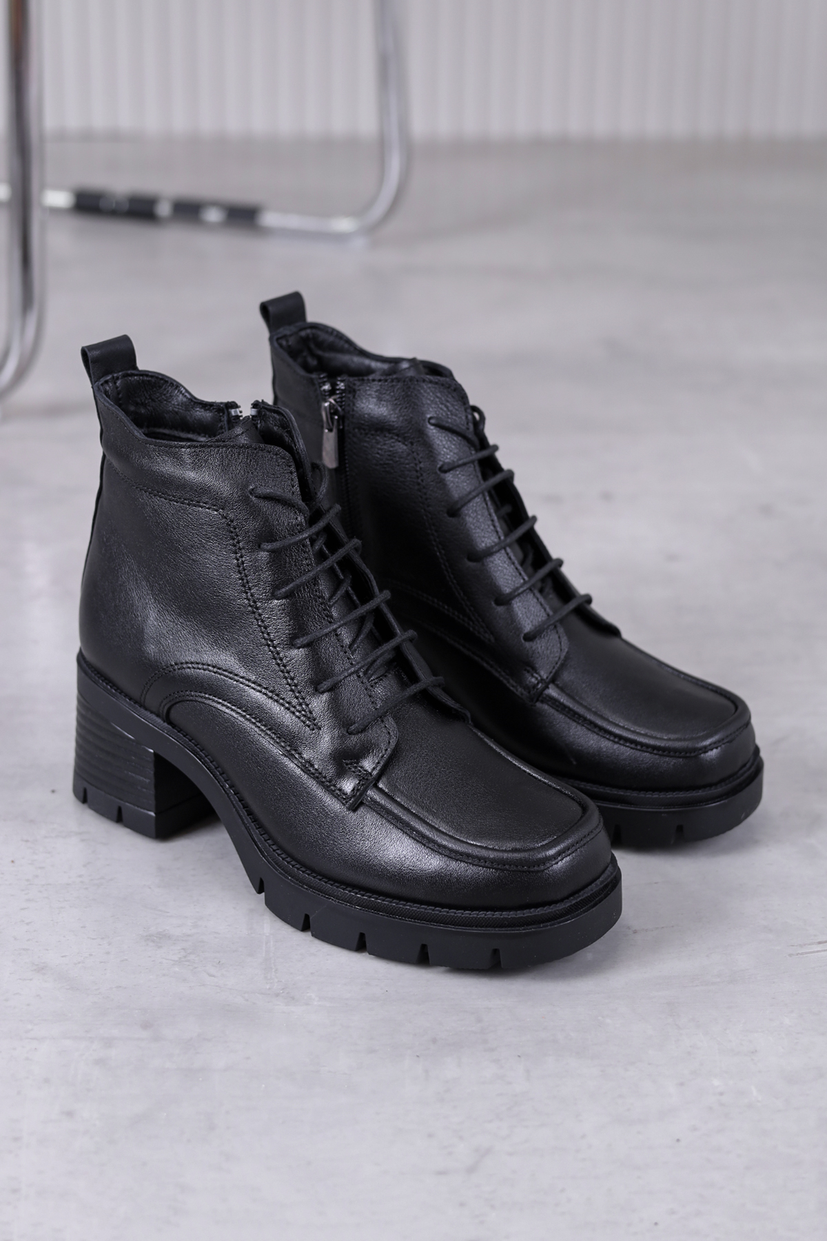 e2425 model 5 cm topuklu yeni sezon bot postal orjinal deri SIYAH