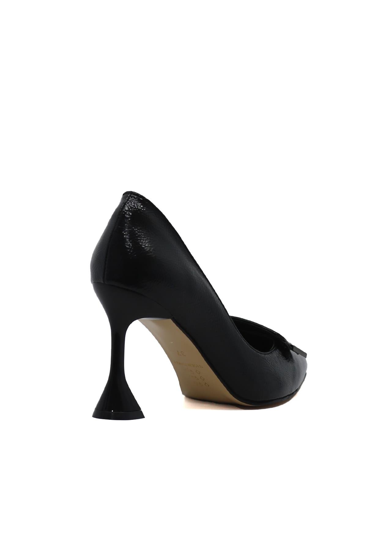 Elenor 8 Cm Metal Detayli Yeni̇ Sezon Topuklu Ayakkabi Sti̇letto Siy.kirisk