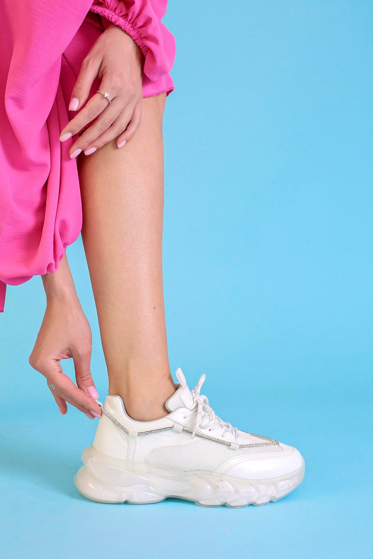 FUSTE MODEL 5 CM KALIN TABANLI YENİ SEZON SNEAKERS SPOR AYAKKABI BEYAZ