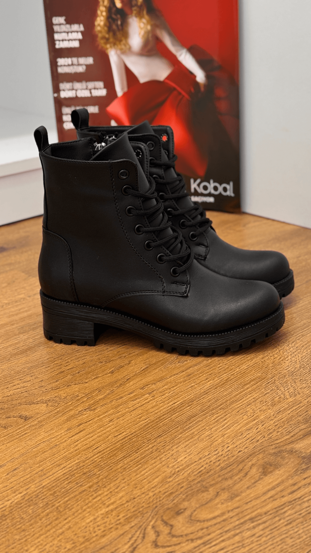 HUVA MODEL 3 TABANLI POSTAL  KISA BOT SIYAH