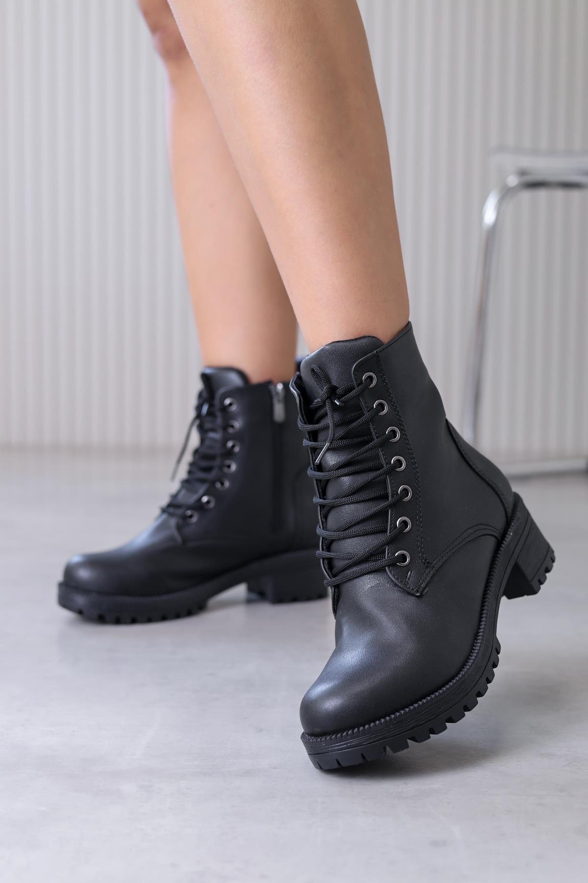 HUVA MODEL 3 TABANLI POSTAL  KISA BOT SIYAH