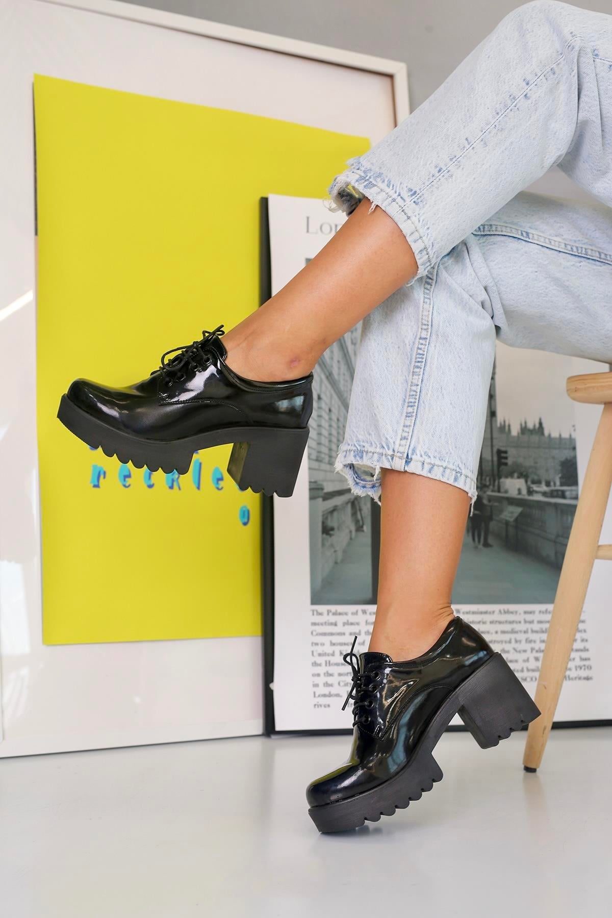 IZ1015 MODEL 5 CM TOPUKLU  AYAKAKBI SIY.RUGAN