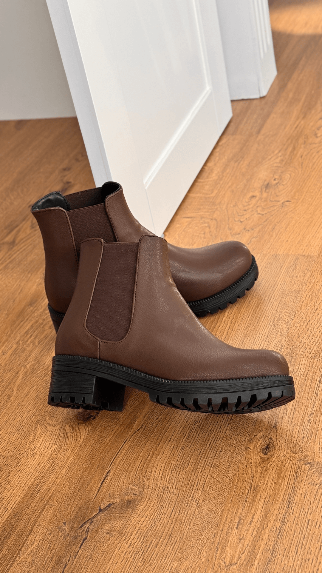 JUSTİN MODEL 3 TABANLI LASTİK DETAYLI KISA BOT KAHVE