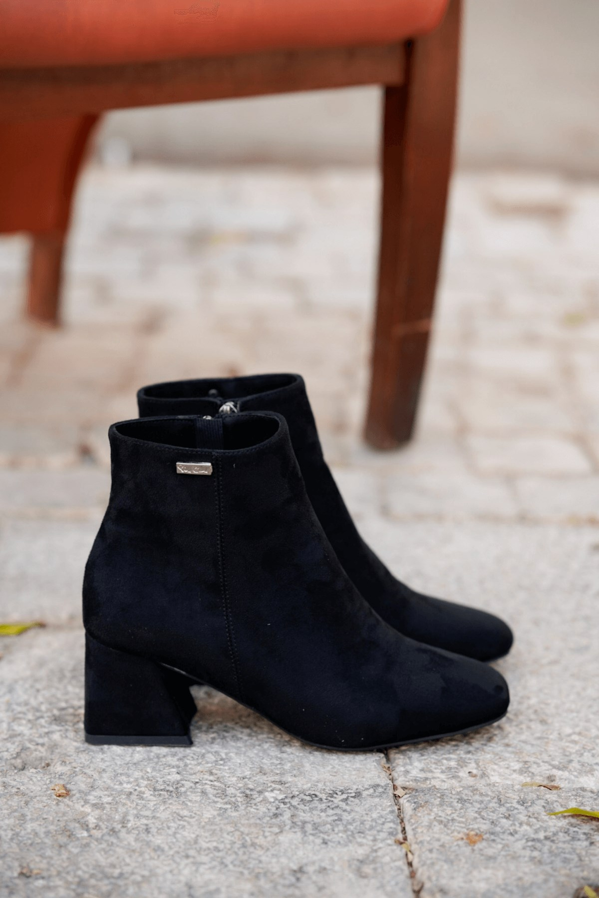 Karesta Model 5 Cm Topuklu Yeni Sezon Kisa Bot Siy.suet