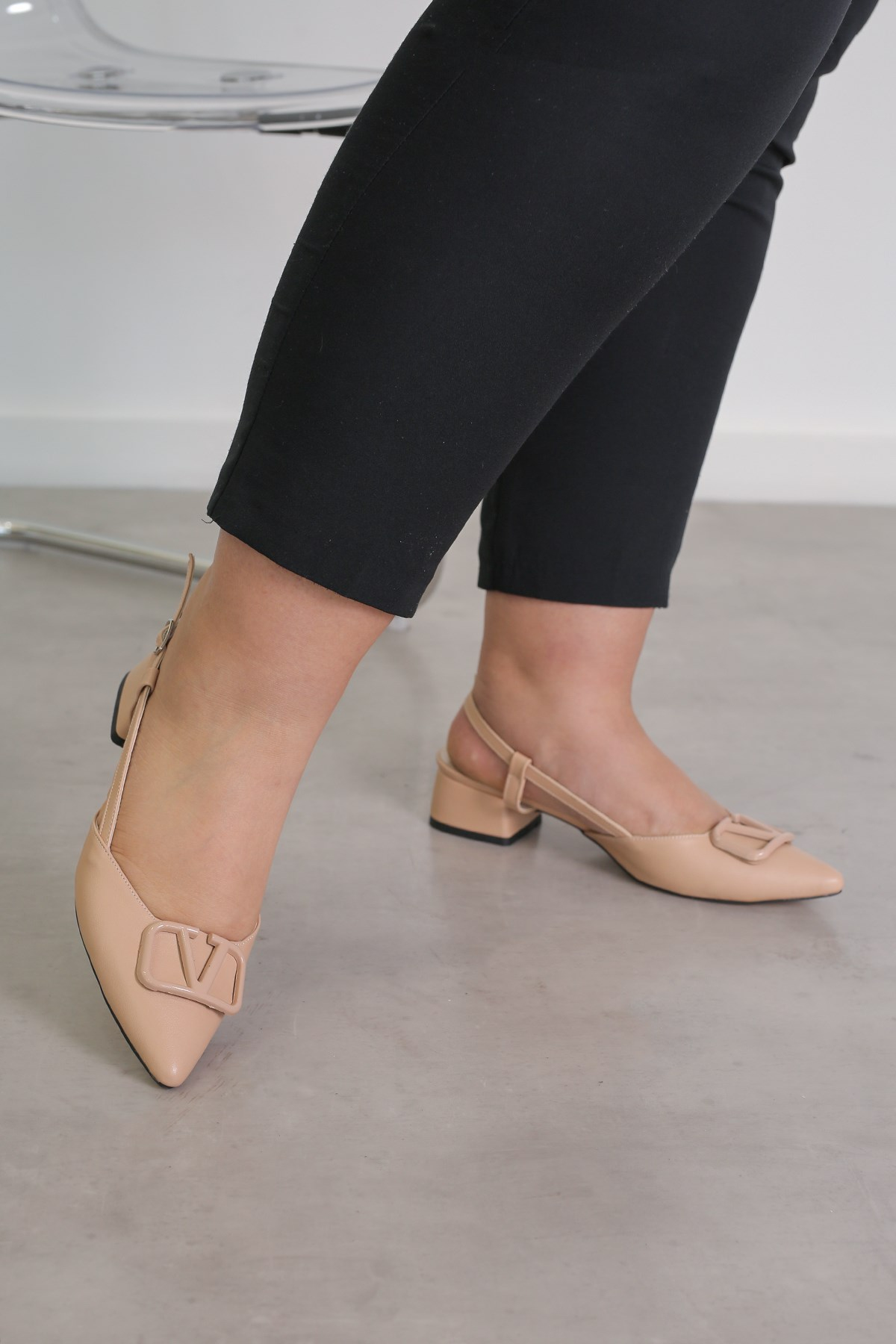 KR7059 MODEL YENİ SEZON 3 CM TOPUKLU TOKALI TOPUKLU AYAKAKBI NUT