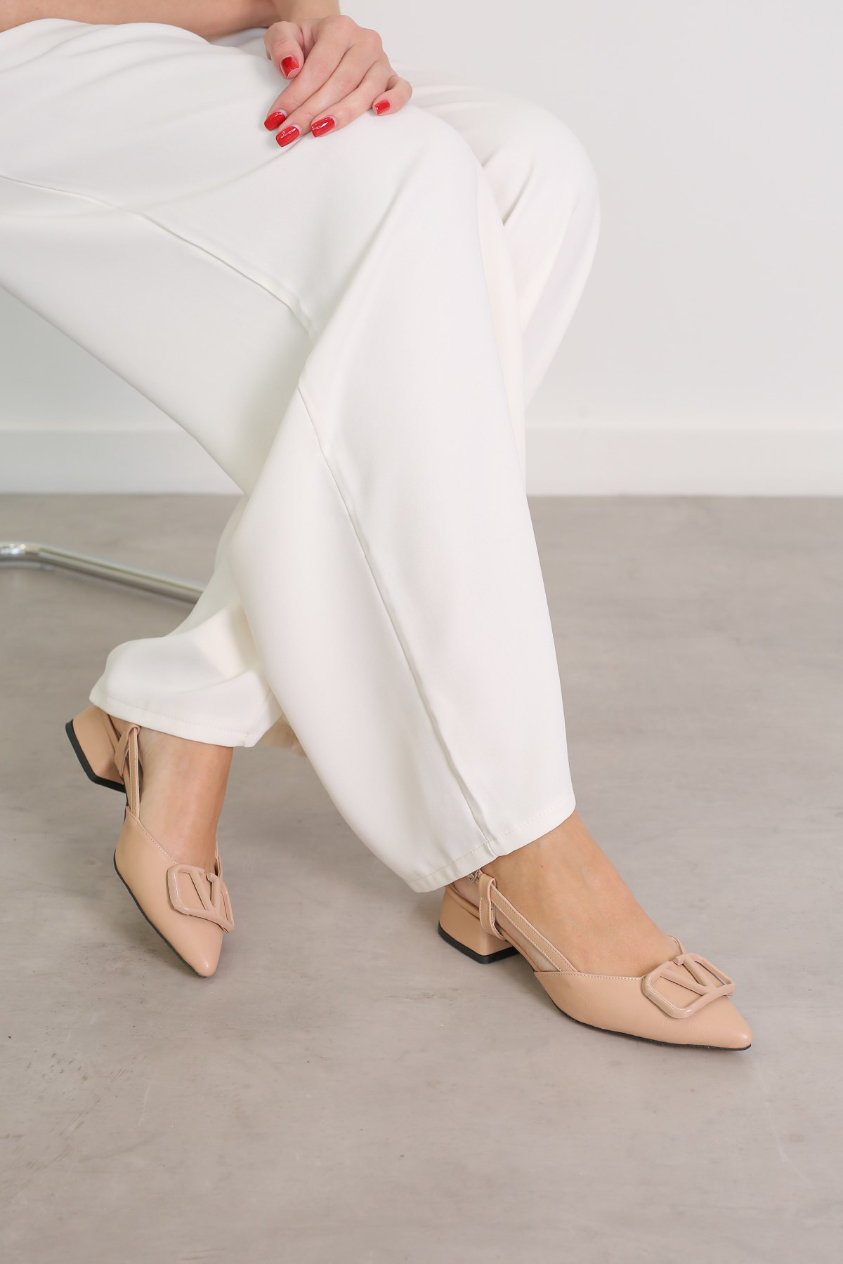 KR7059 MODEL YENİ SEZON 3 CM TOPUKLU TOKALI TOPUKLU AYAKAKBI NUT