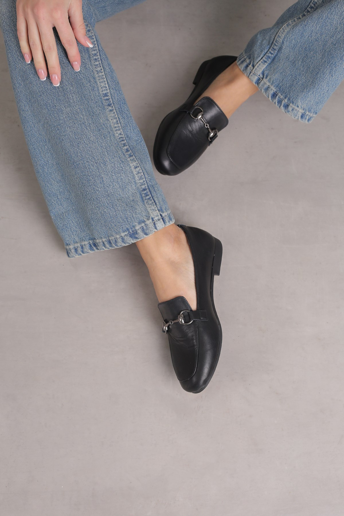 LİZZY MODEL ORJİNAL DERİ TOKA DEAYLI LOAFER BABET SIYAH