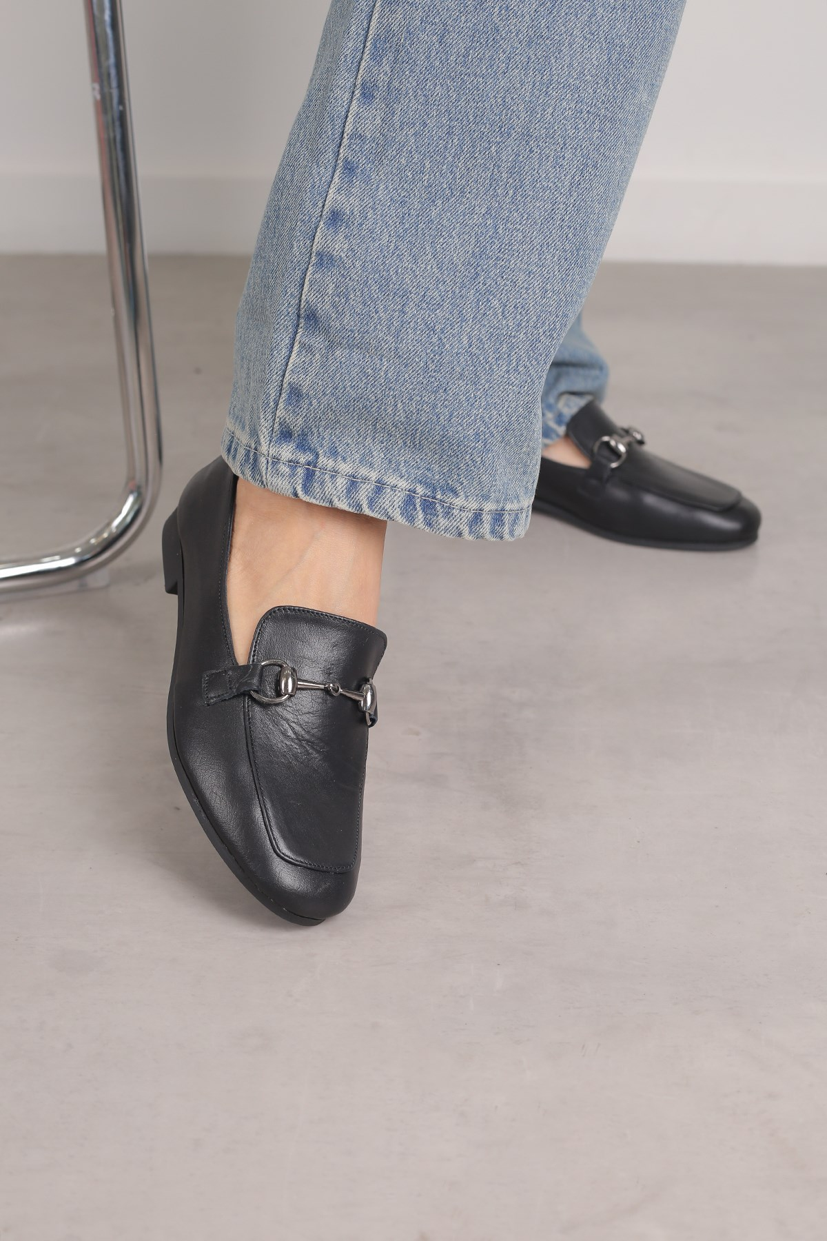 LİZZY MODEL ORJİNAL DERİ TOKA DEAYLI LOAFER BABET SIYAH