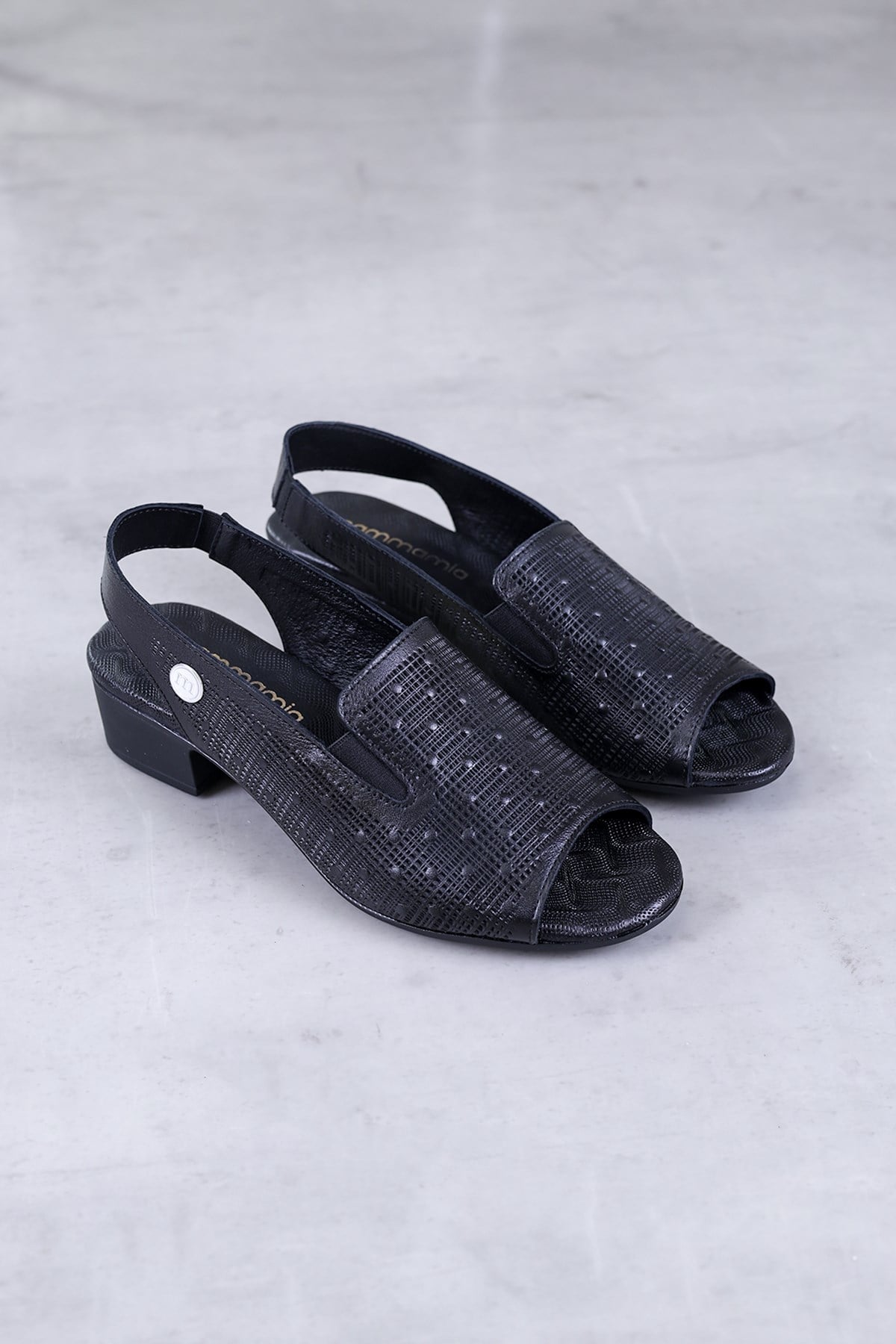 m2810 model mammamia marka 3 cm topukluı yeni sezon orjinal deri sandalet SIYAH
