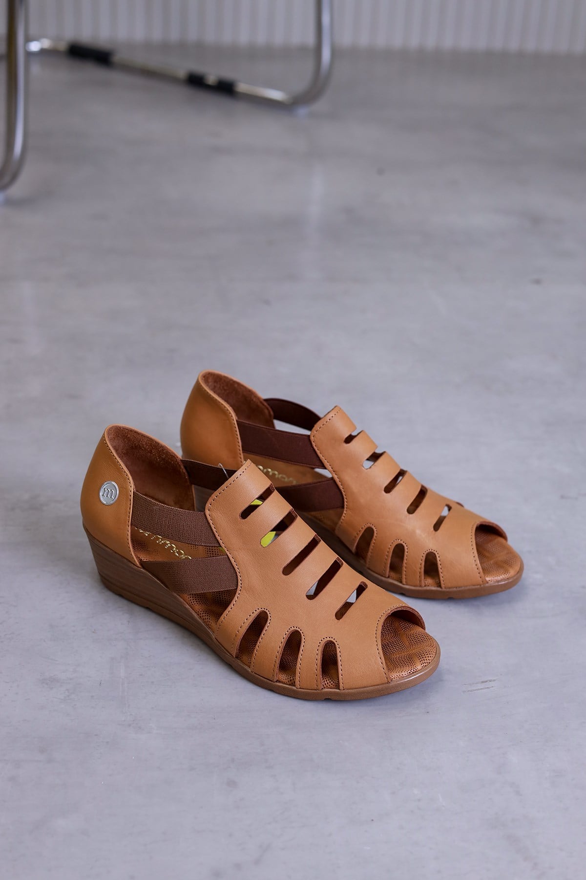m2855 model mammamia marka 3 cm dolgu topuklu yeni sezon orjinal deri sandalet TABA