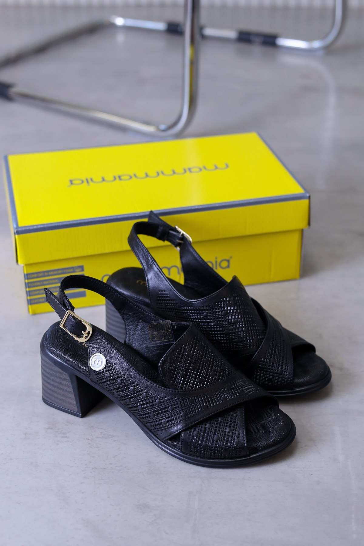 m2950 model mammamia marka 5 cm topuklu yeni sezon orjinal deri sandalet SIYAH