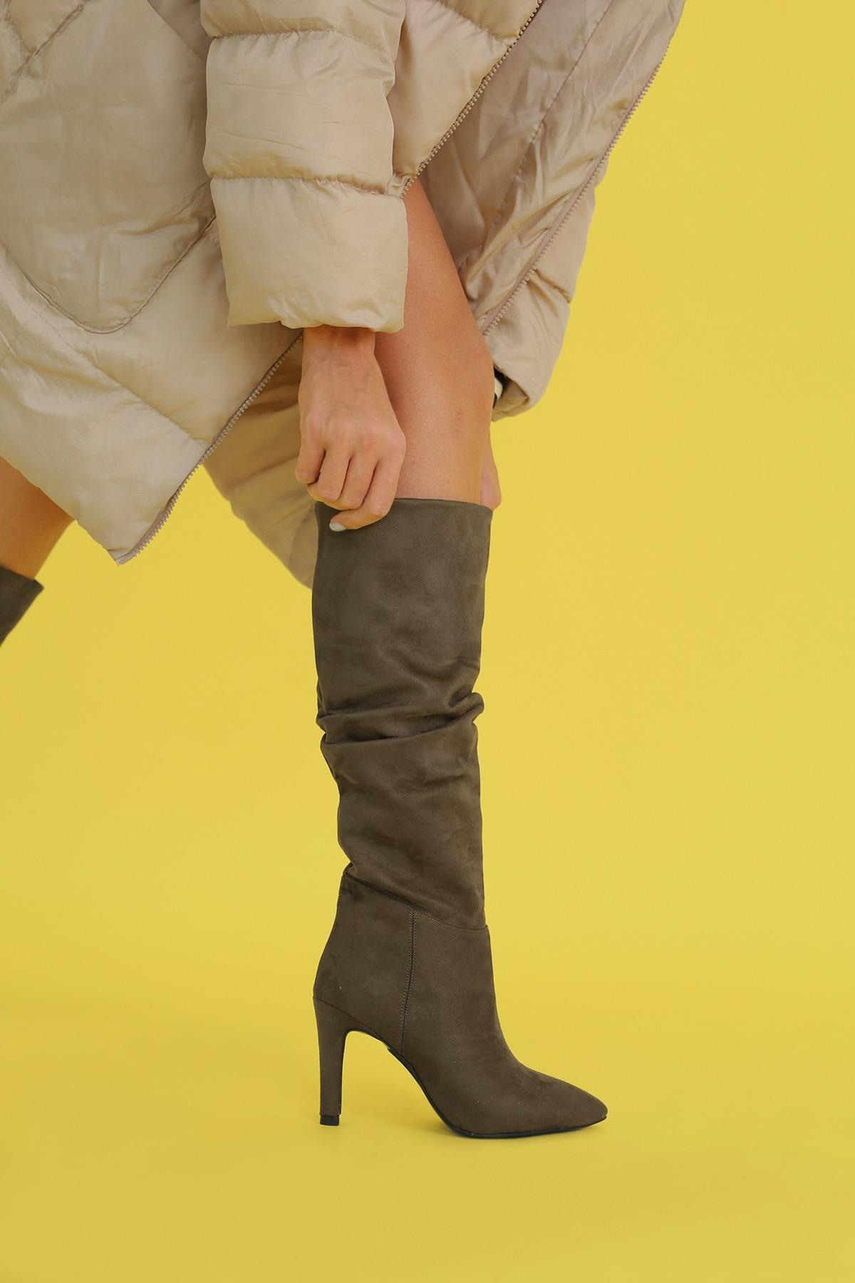 MANDY MODEL 8 CM İNCE TOPUKLU DİZ ALTI YENİ SEZON ÇİZME HAKI.SUET