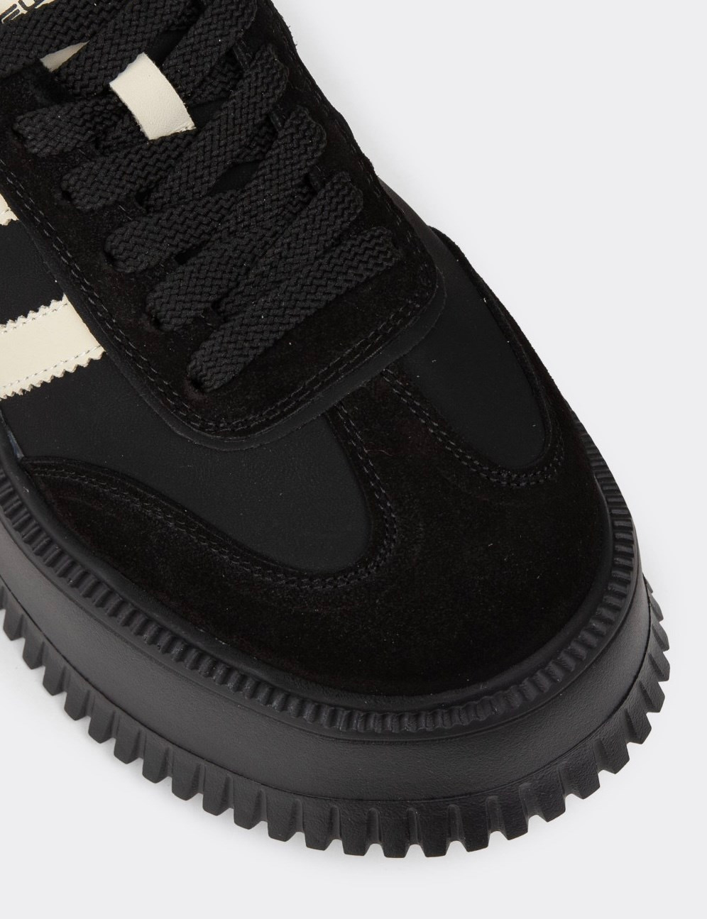 minda model 6 cm platform detaylı yeni sezon spor ayakkabı SIYAH