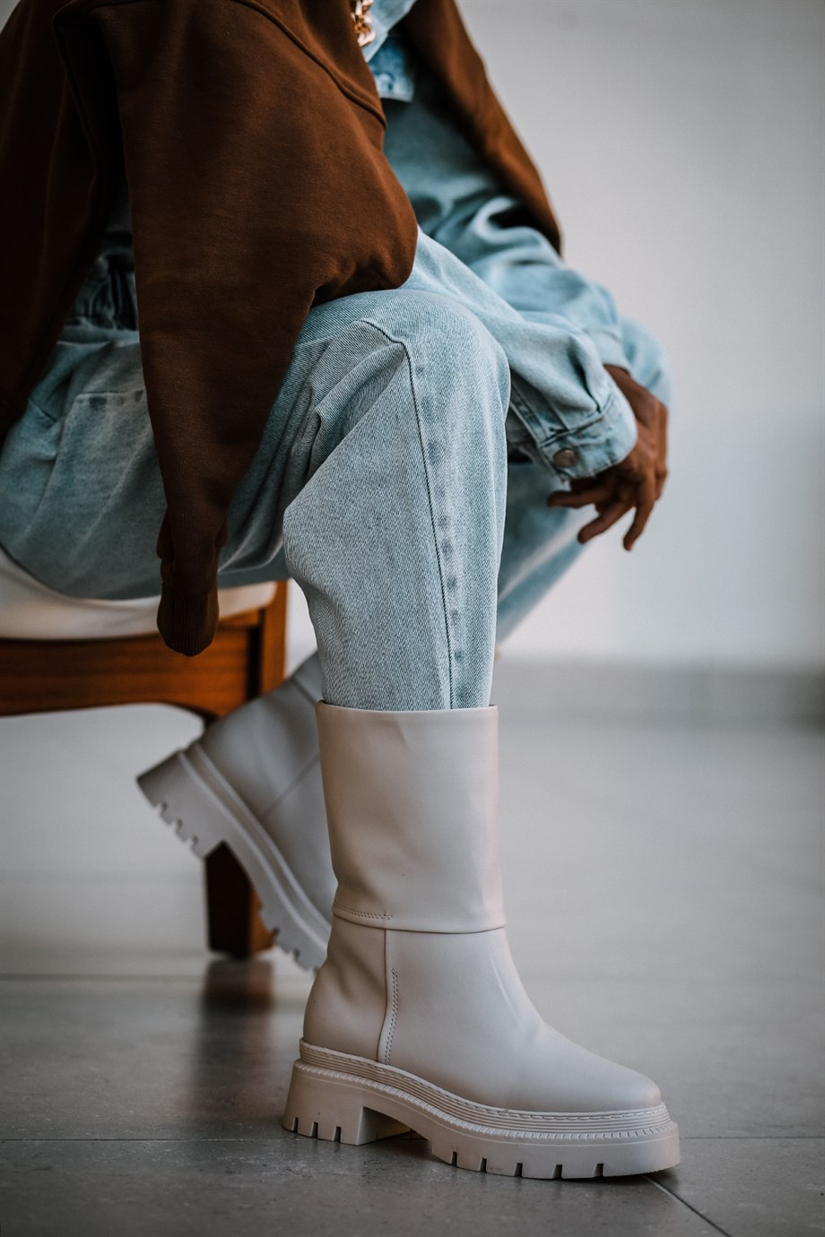 Modena Model 3 Cm Tabanli Zara Model Kisa Çi̇zme Ten