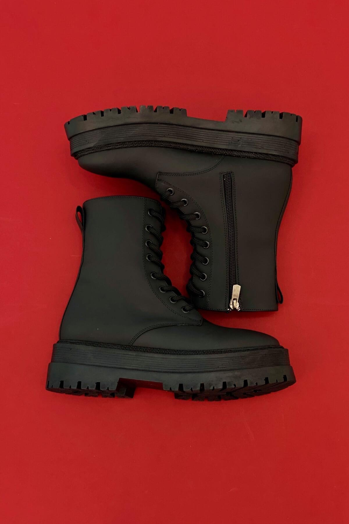 MOLİ MODEL 4 CM TABANLI YENİ SEZON POSTAL SIY.MAT