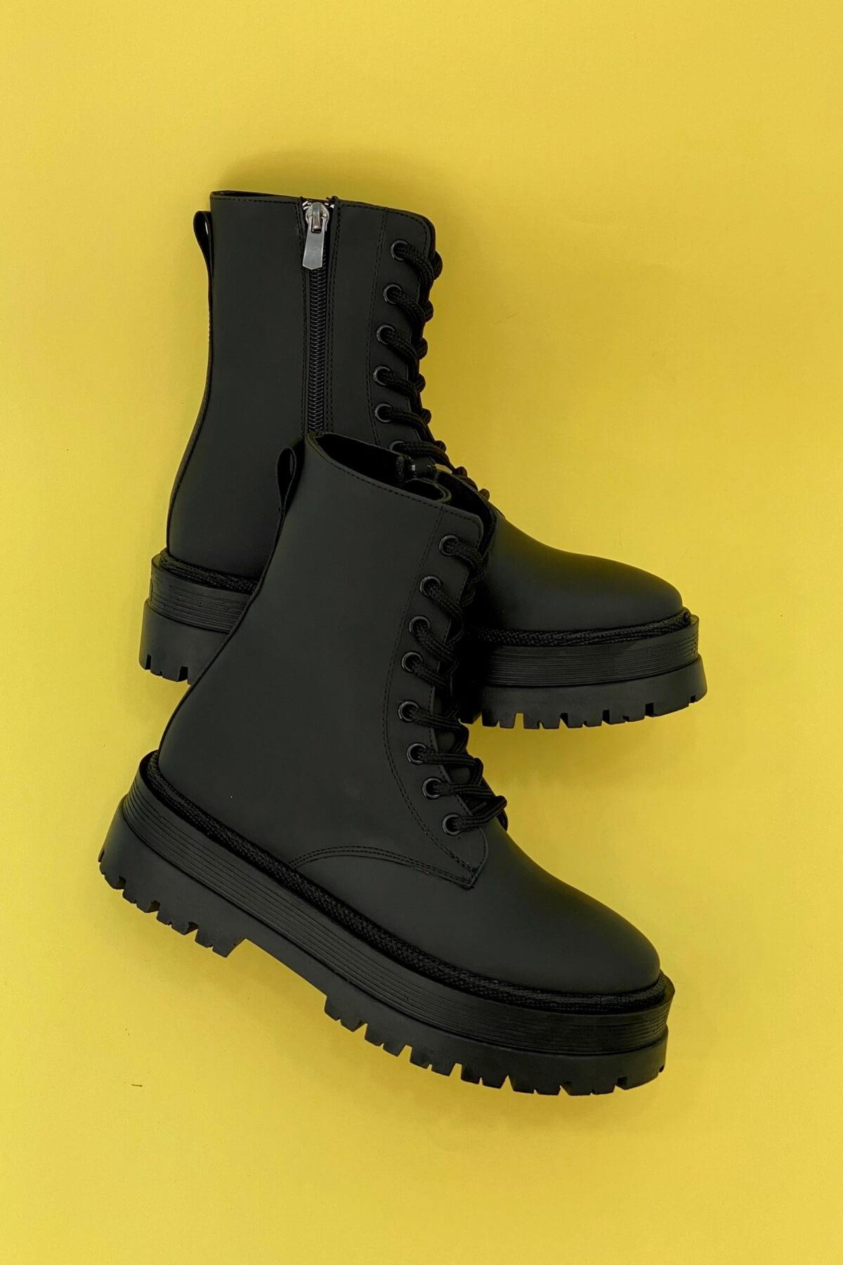 MOLİ MODEL 4 CM TABANLI YENİ SEZON POSTAL SIY.MAT