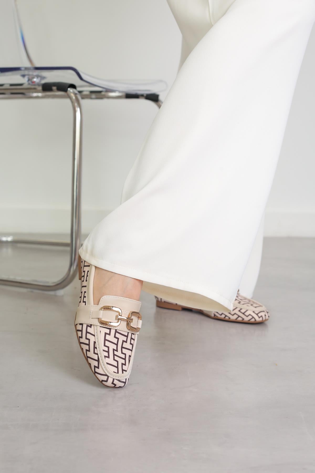 MR2071 MODEL 2 CM TOPUKLU AKSESUAR  DETAYLI BABET LOAFER TEN