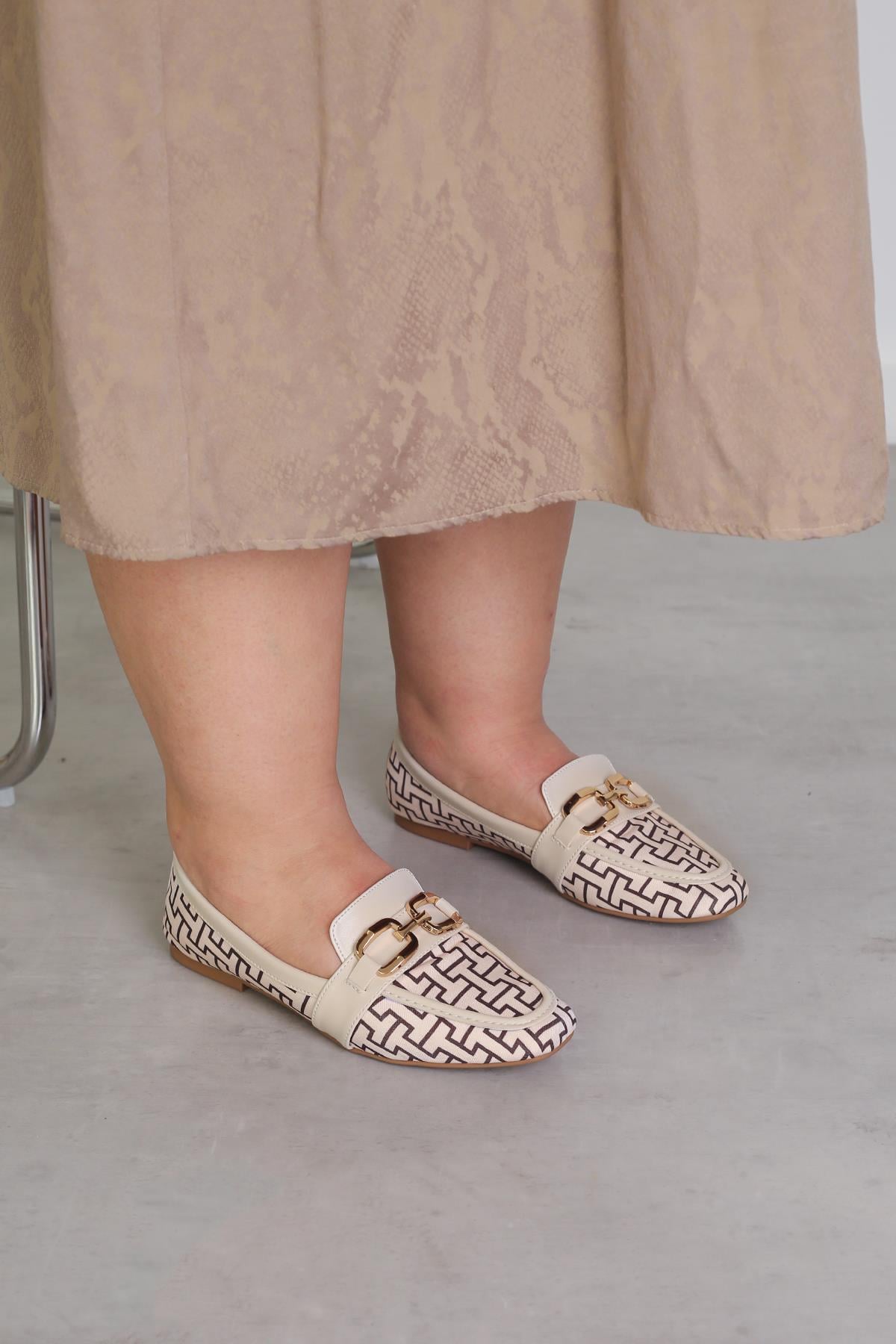 MR2071 MODEL 2 CM TOPUKLU AKSESUAR  DETAYLI BABET LOAFER TEN