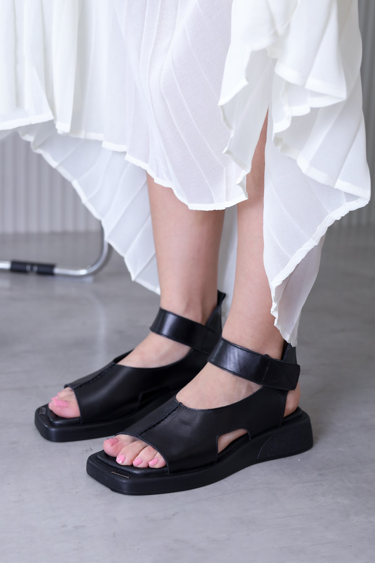 pe955 model 3 cm tabanlı orjinal deri sandalet SIYAH