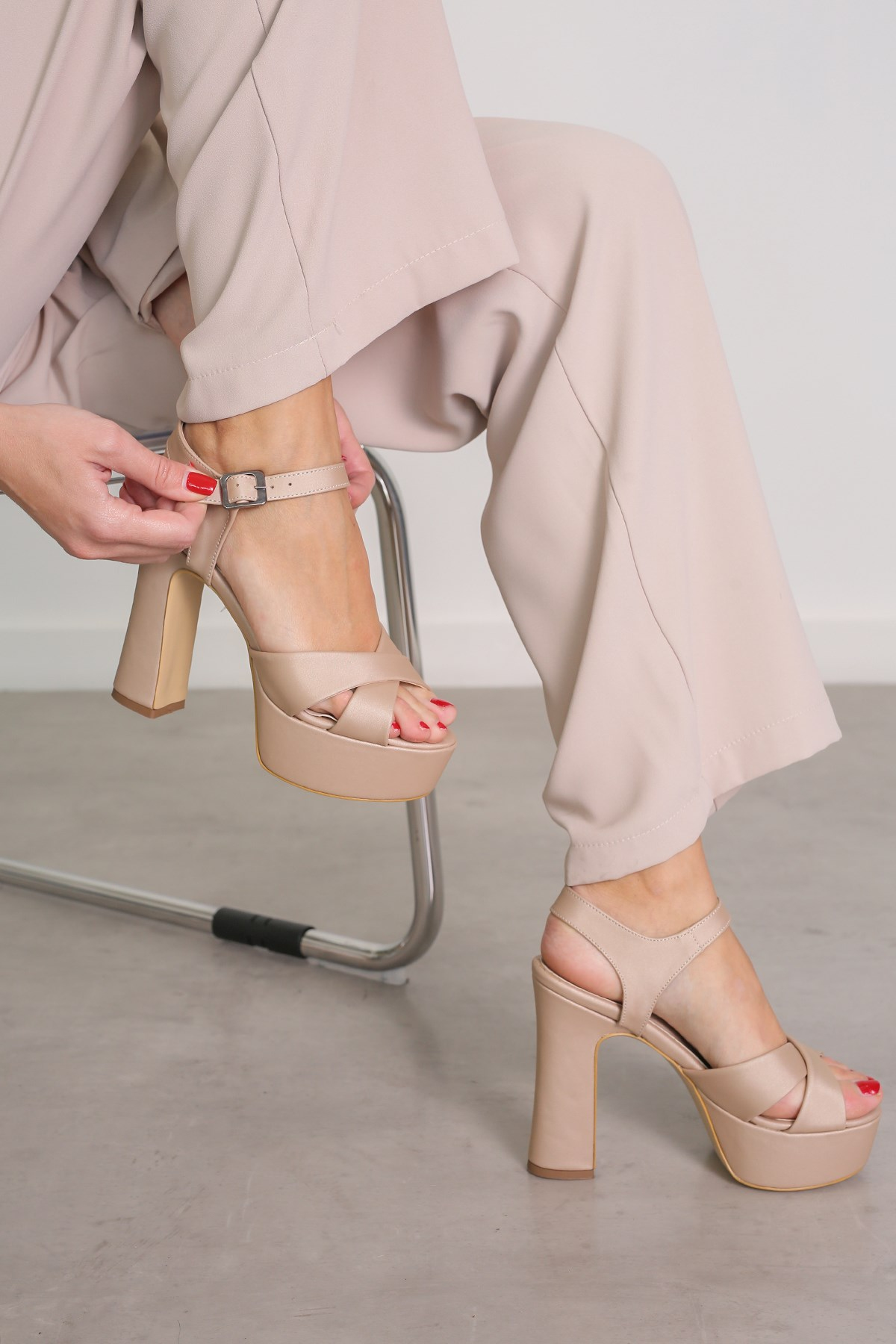 RAVEL  MODEL 14 CM PLATFORM TOPUK YENİ SEZON TOPUKLU AYAKKABI TEN