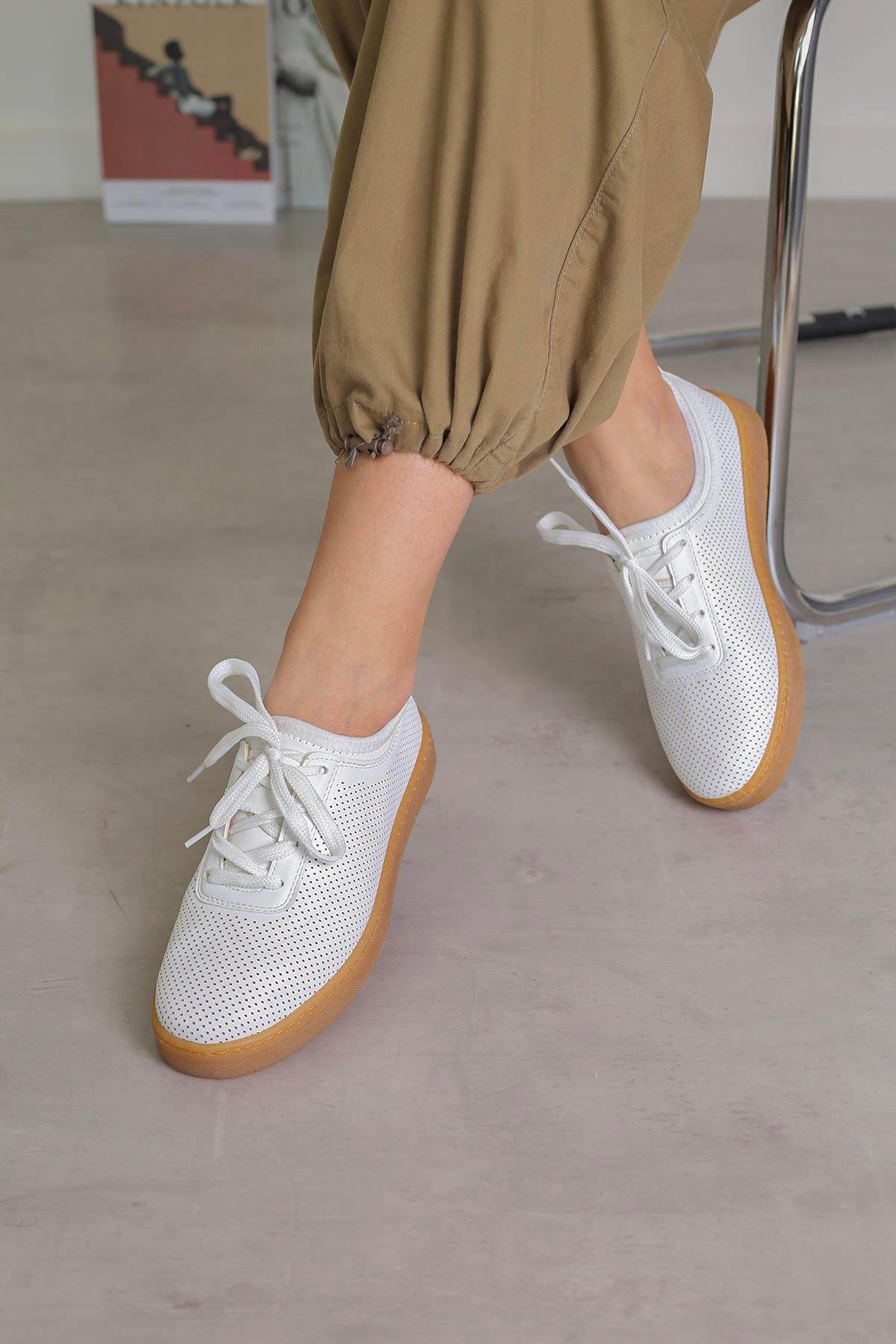 RS2456 MODEL 3 CM TABANLI SPOR AYAKKABI BEYAZ