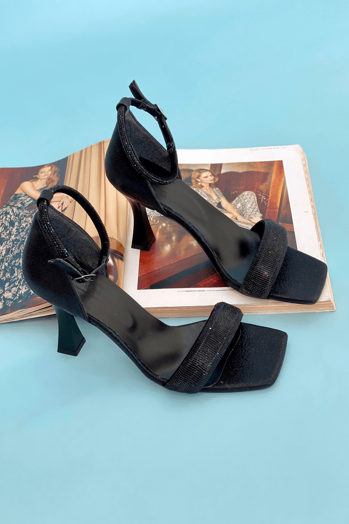 SİHİRLİ TOPUK LAX TAŞ DETAYLI 8 CM TOPUKLU AYAKKABI SANDALET SIYAH