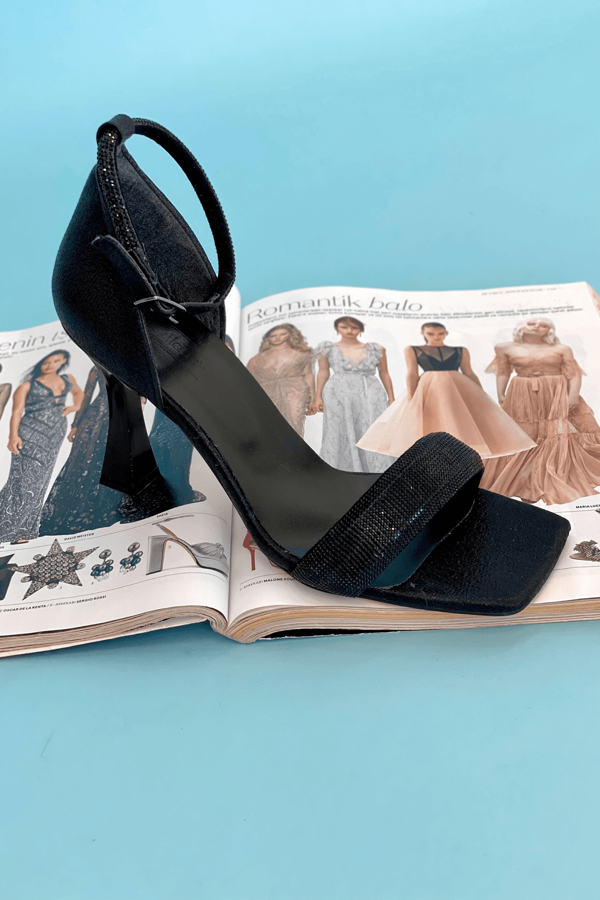 SİHİRLİ TOPUK LAX TAŞ DETAYLI 8 CM TOPUKLU AYAKKABI SANDALET SIYAH