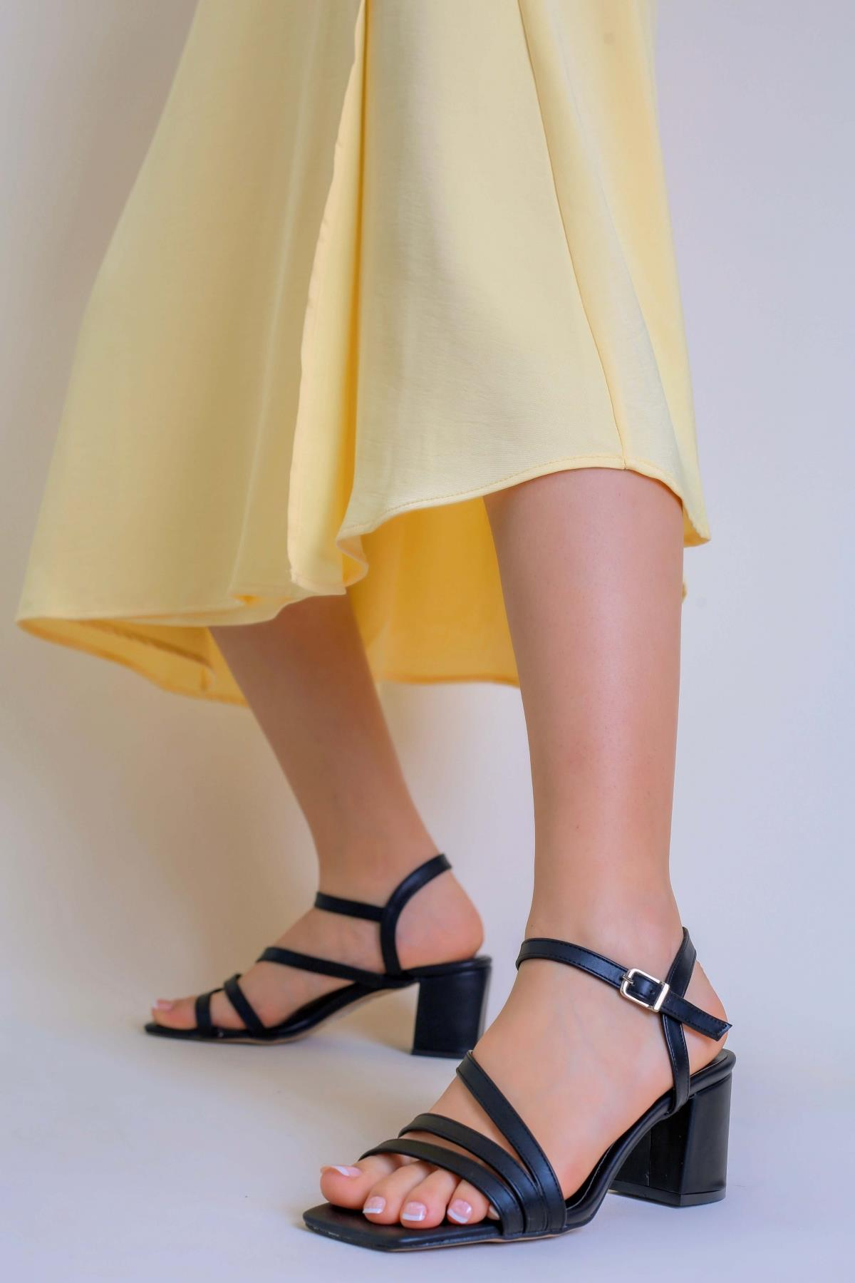 SİHİRLİ TOPUK MİST Model 5 Cm Topuklu Sandalet Siyah