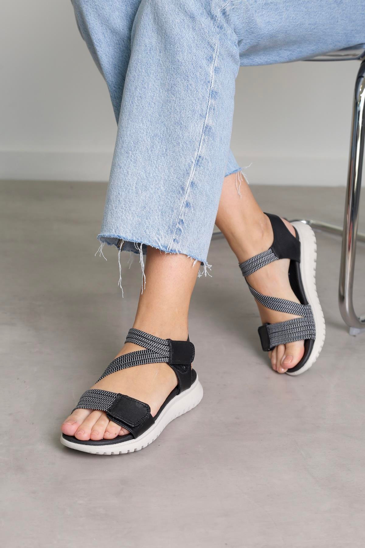 ST1002 MODEL 3 CM TABANLI LASTİK BANT  DETAYLI SANDALET AYAKKABI YENİ SEZON SIYAH