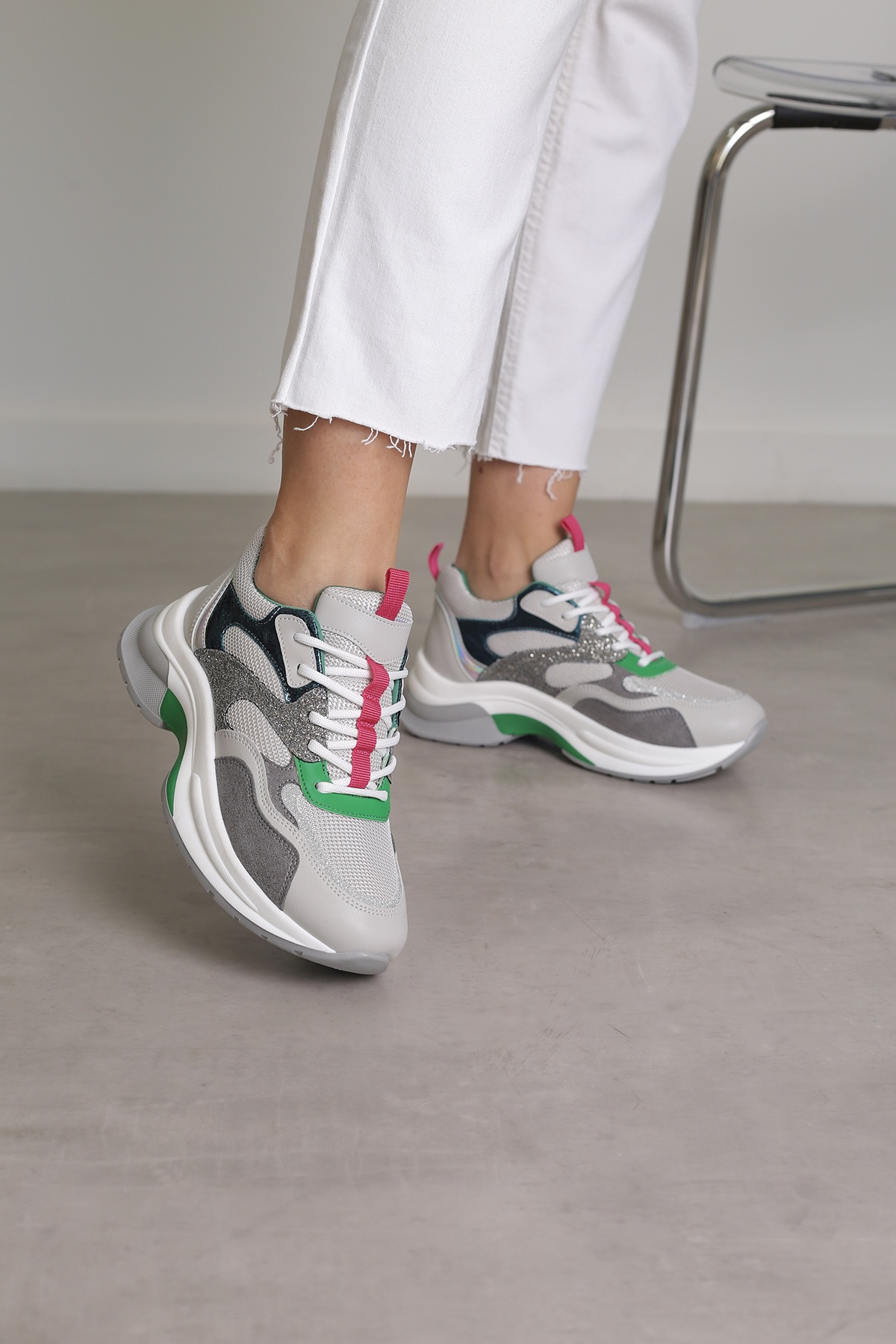 ST30162 MODEL 5 CM TABANLI YENİ SEZON SPOR AYAKKABI GRI.YESIL