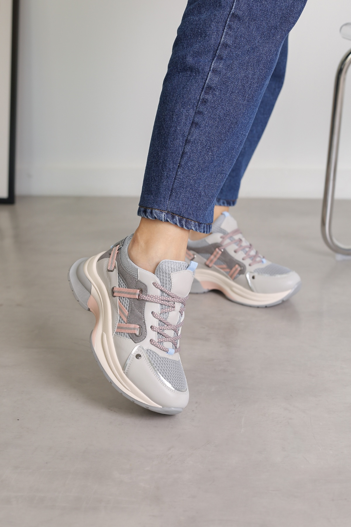 ST30174 MODEL 5 CM TABANLI YENİ SEZON SPOR AYAKKABI BUZ