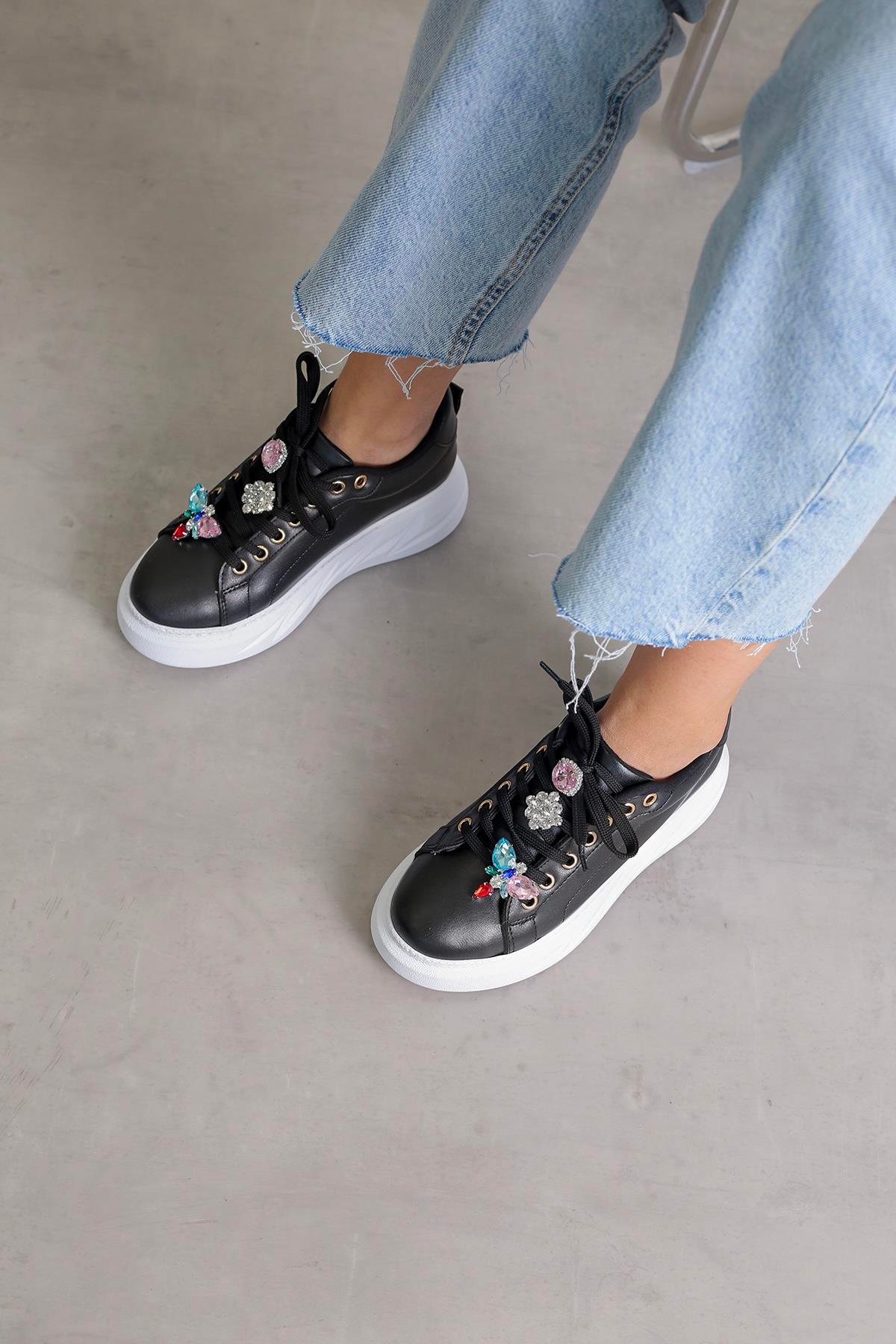 ST810 MODEL 4 CM TABANLI TAŞ DETAYLI SPOR AYAKKABI YENİ SEZON SIY.BEY