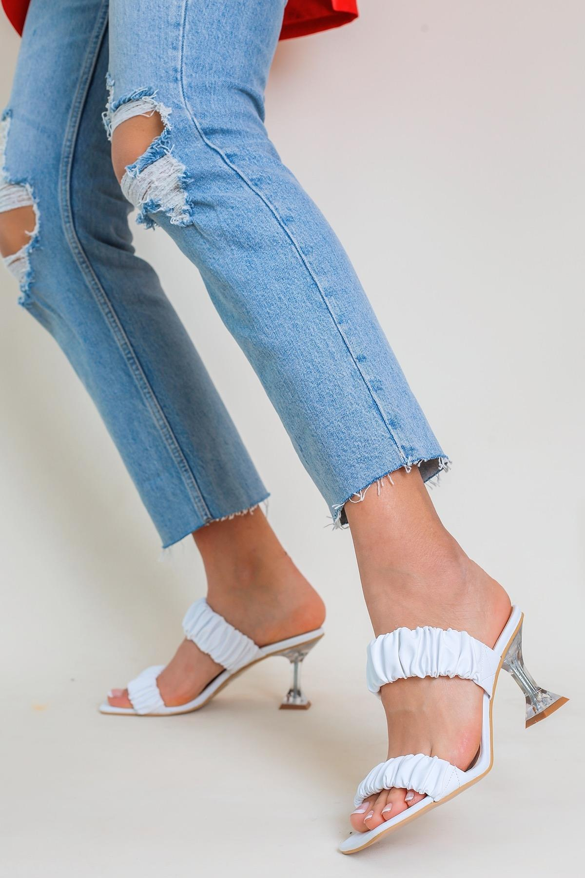 Tessa Model Zara Model Şeffaf Topuk Terlik Beyaz
