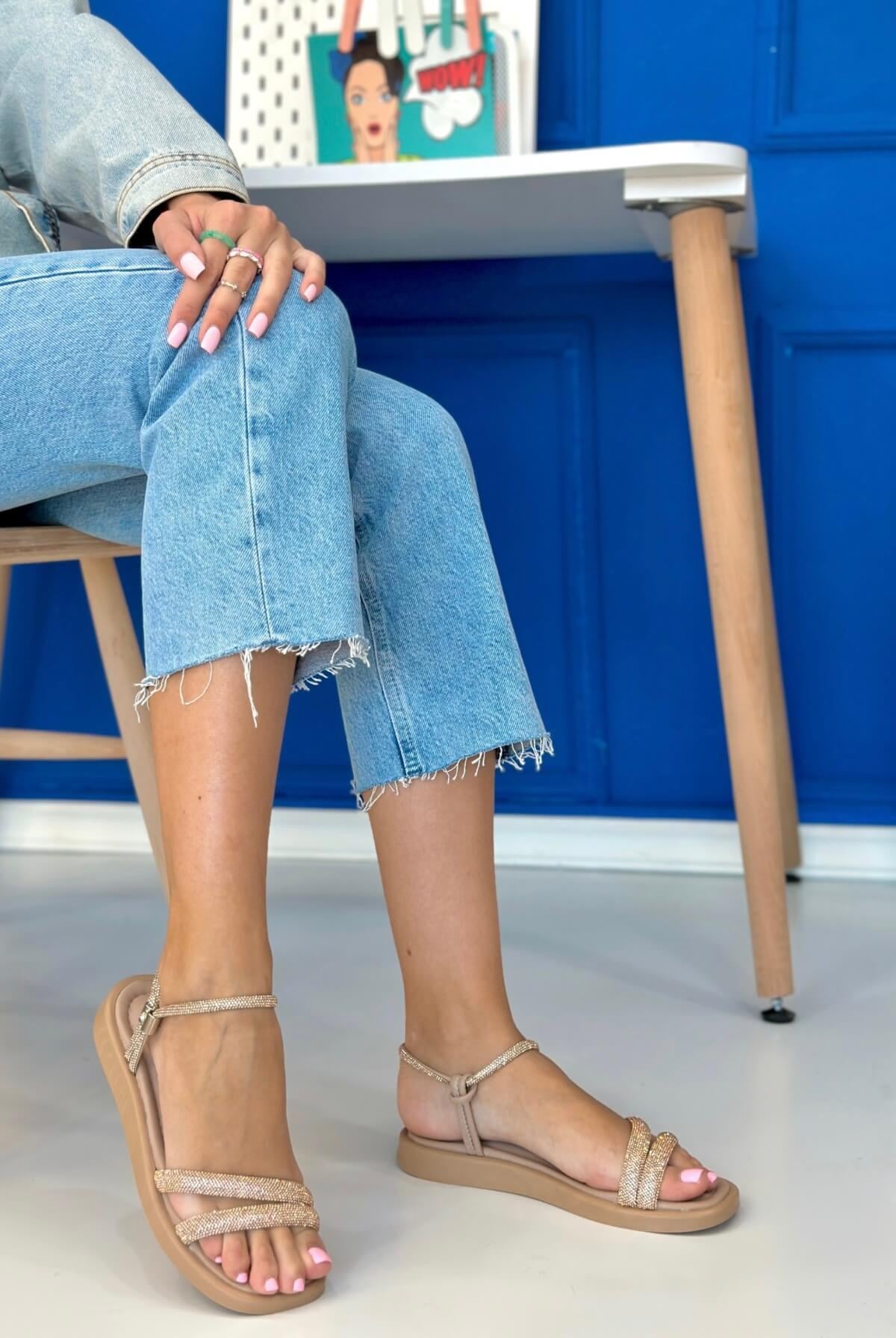 WİSTA MODEL 3 CM TABANLI TAŞLI SANDALET NUT