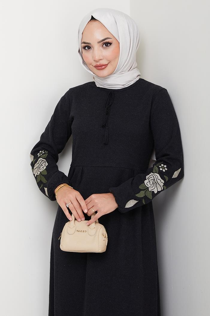 Kolları İşlemeli Tesettür Elbise 755 - Siyah