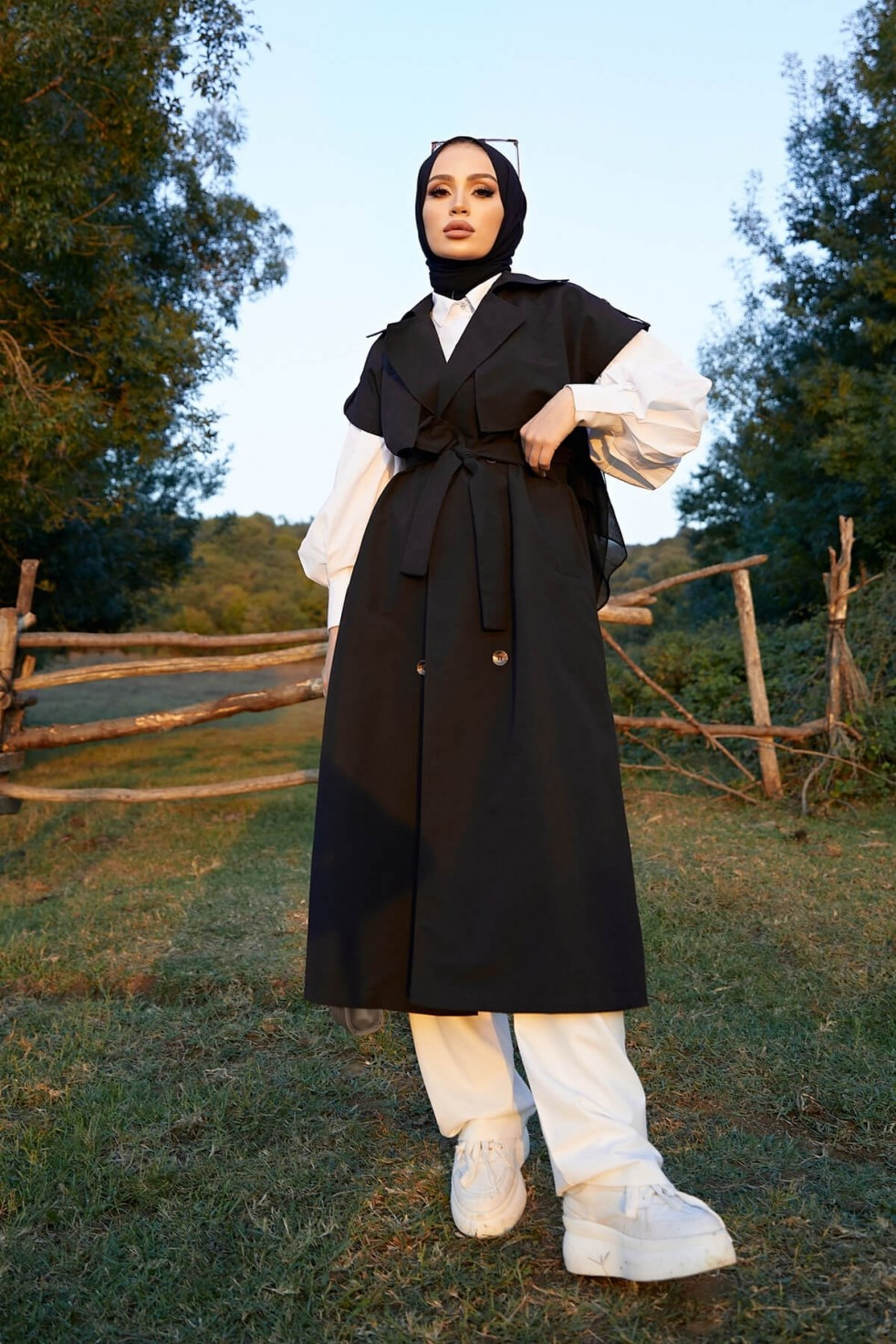 Kolsuz Oversize Kuşaklı Trençkot  - Siyah