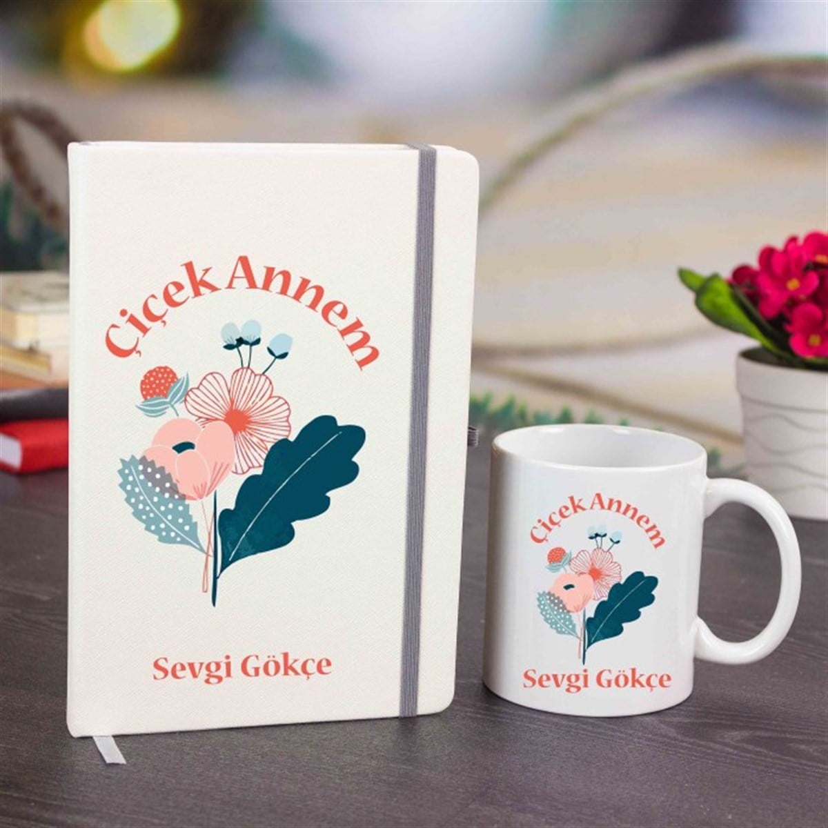 Anneler Günü Hediyesi İsme Özel Defter ve Kupa Bardak Seti - Çiçek Annem
