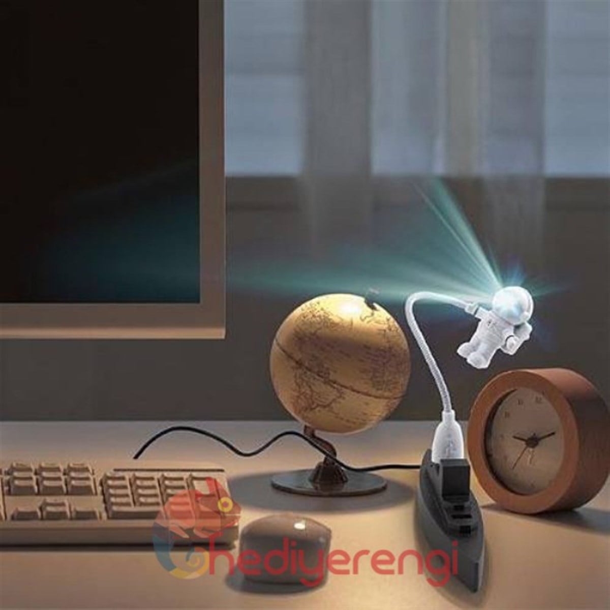 Astronot Temalı Usb Ledli Lamba