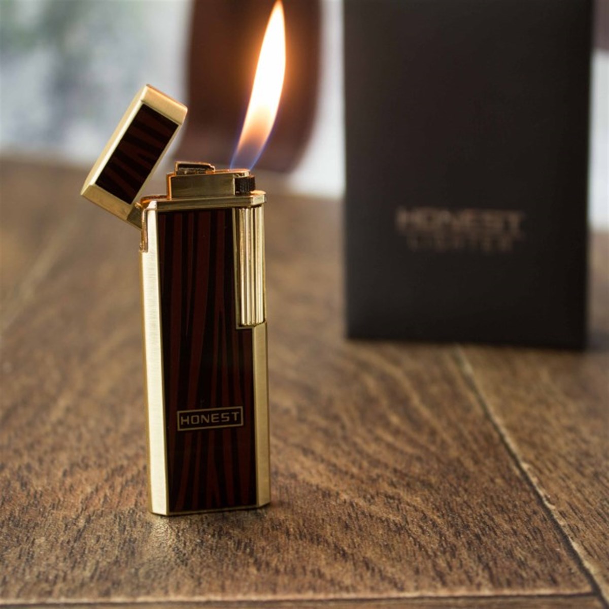 Honest Markalı Metal Exclusive Çakmak​ M2